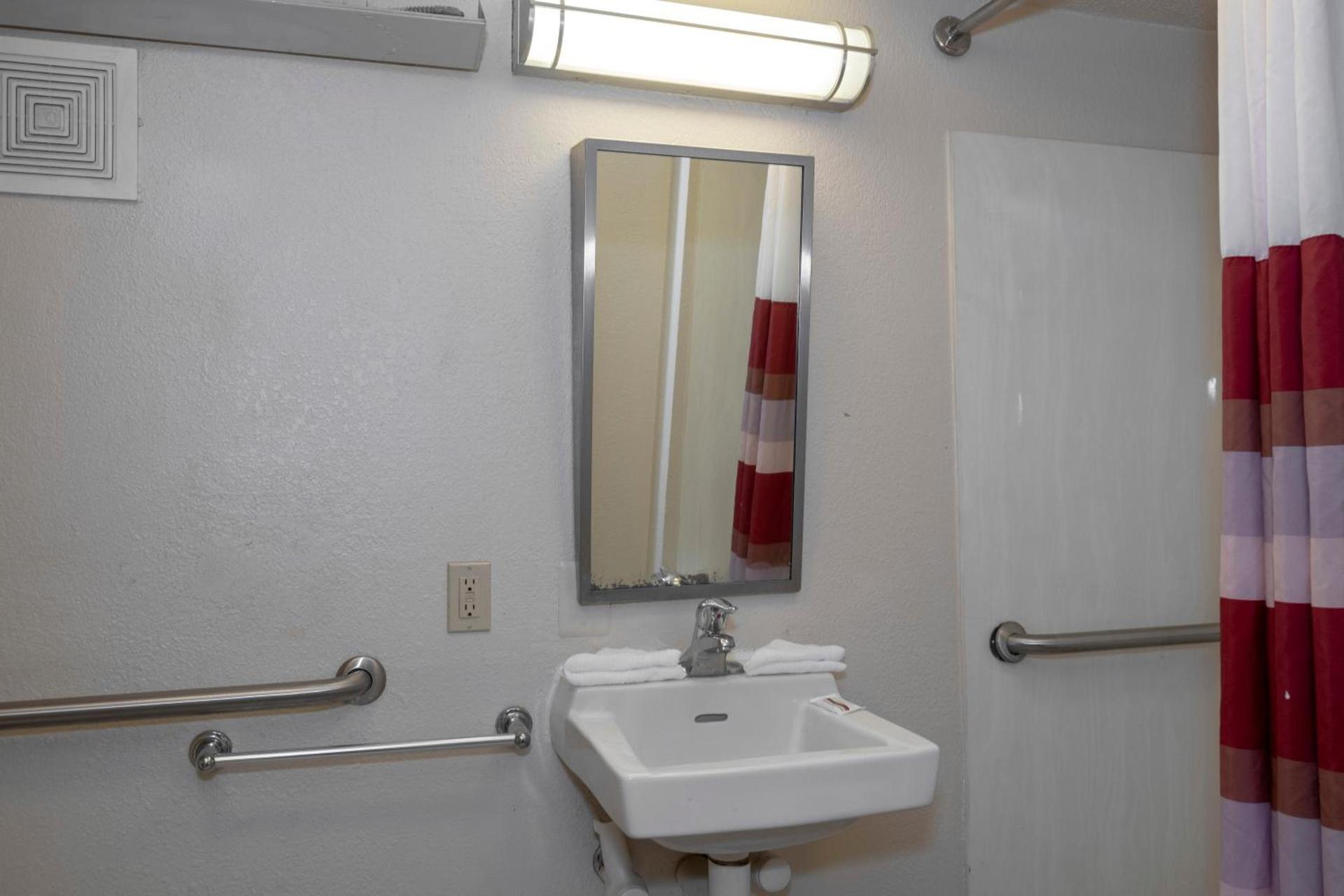 Red Roof Inn Washington DC-Lanham photo 29