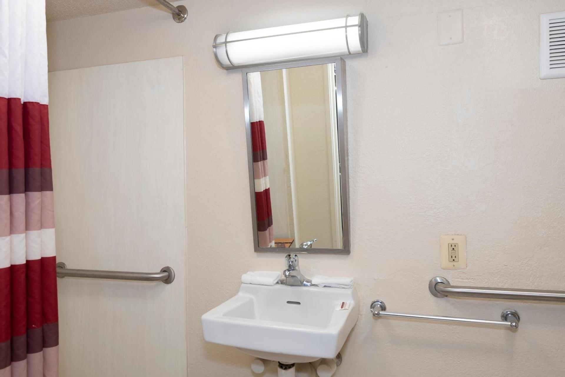 Red Roof Inn Washington DC-Lanham photo 31