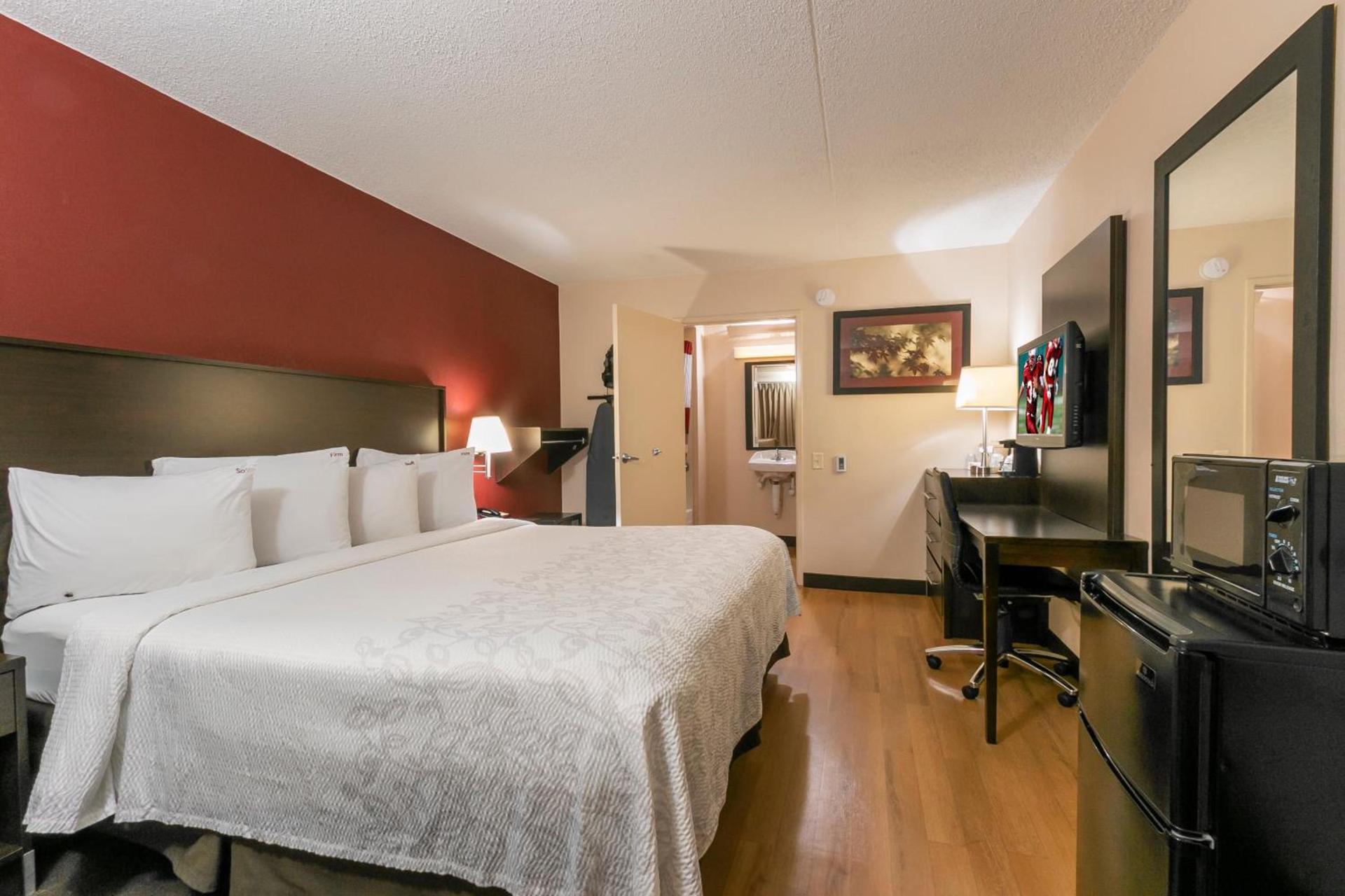 Red Roof Inn PLUS+ Columbus-Ohio State University OSU photo 20