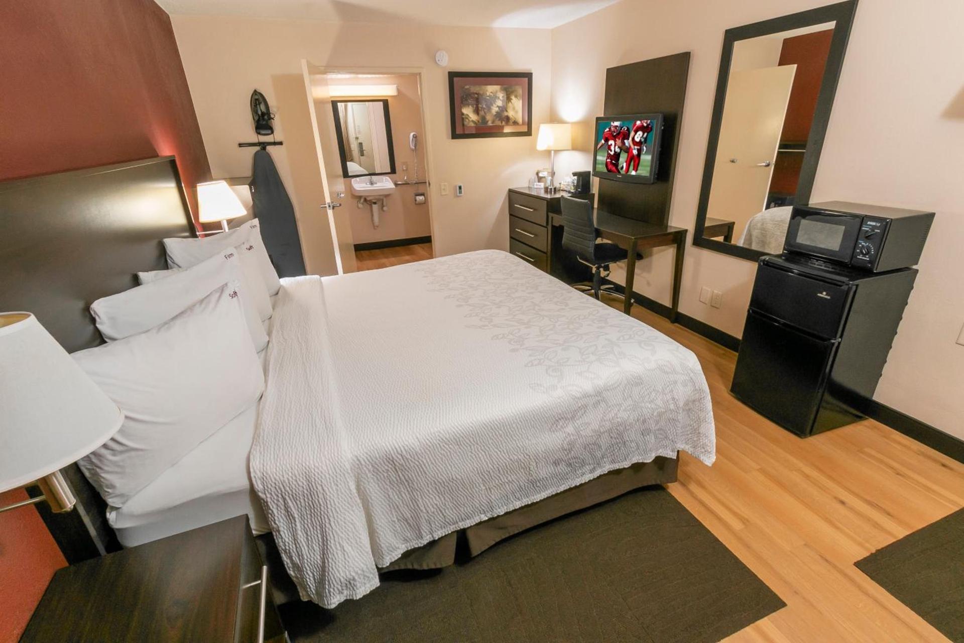 Red Roof Inn PLUS+ Columbus-Ohio State University OSU photo 21