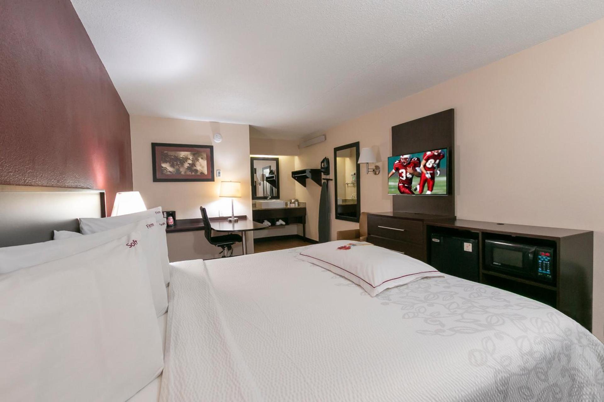Red Roof Inn PLUS+ Columbus-Ohio State University OSU photo 5
