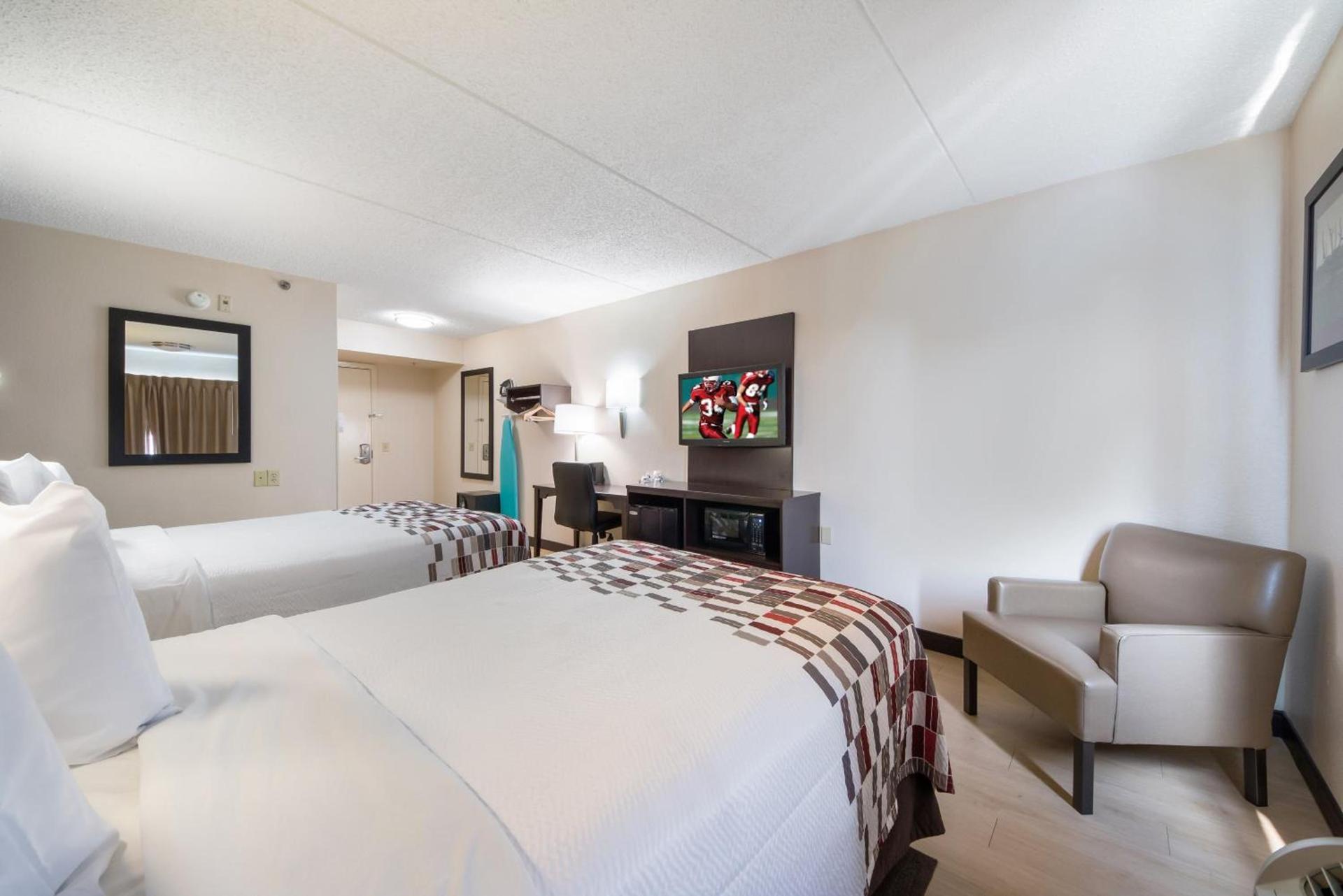 Red Roof Inn Laredo photo 20