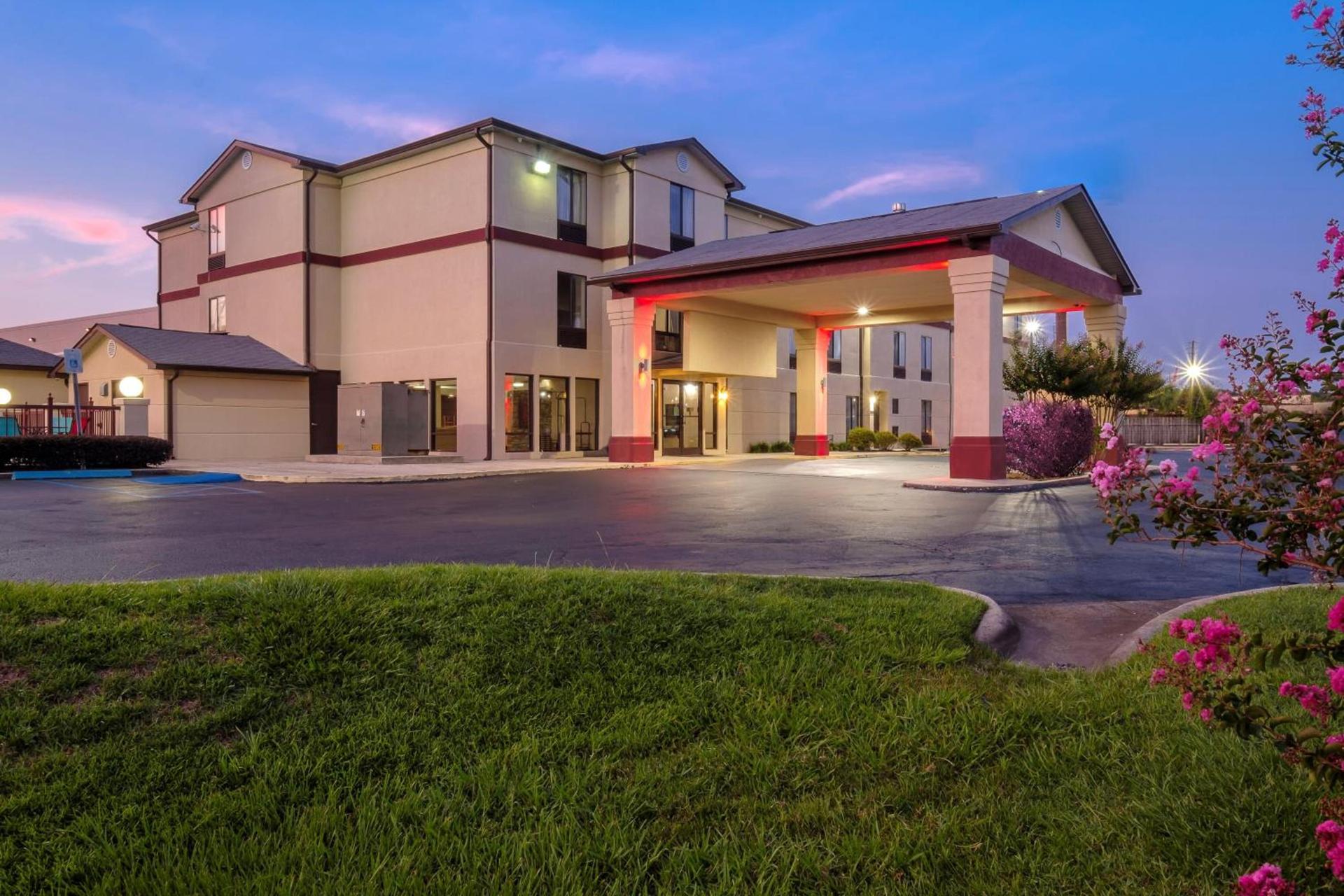 Red Roof Inn & Suites Mobile SW - I-10 photo 3