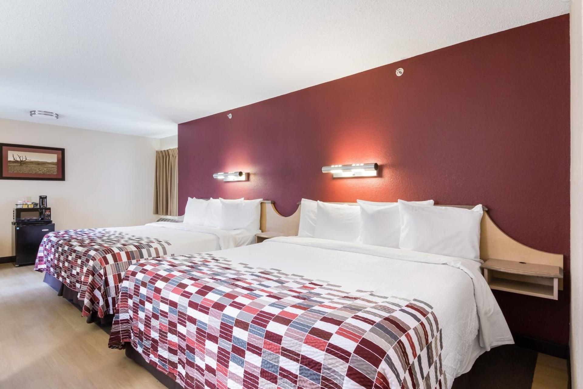 Red Roof Inn Laredo photo 17