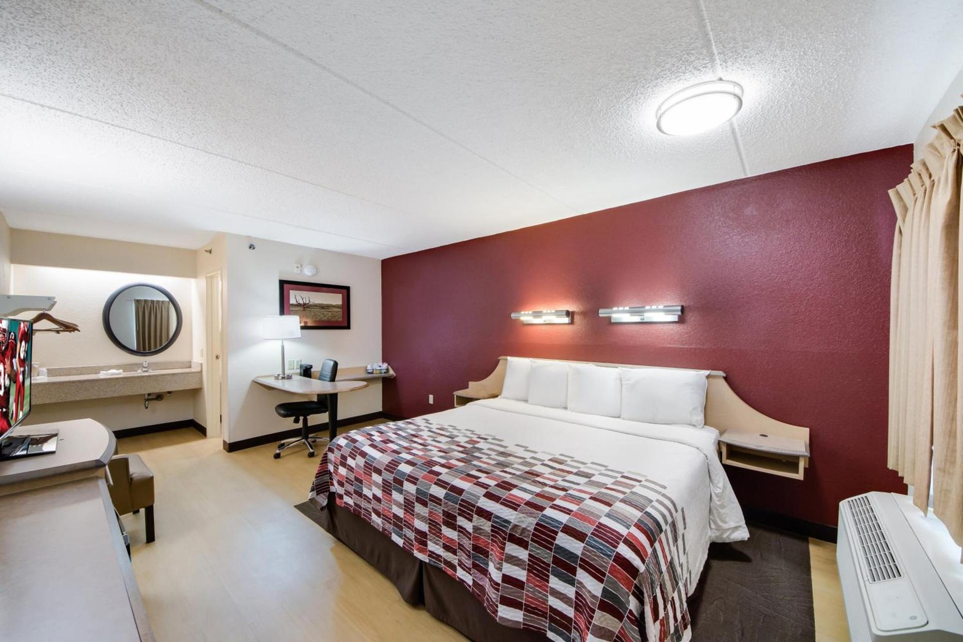 Red Roof Inn Laredo photo 12