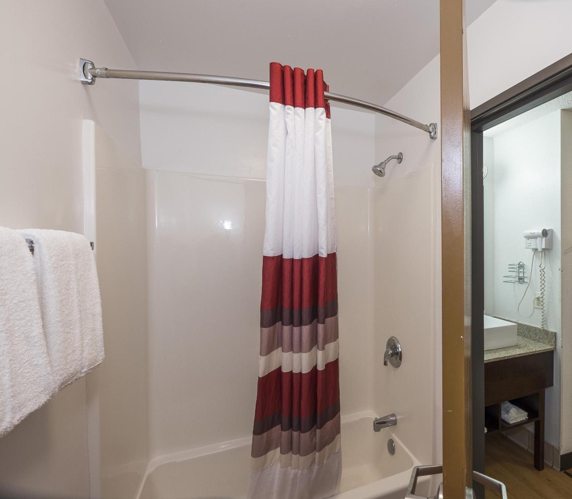 Red Roof Inn Columbus - Hebron photo 21
