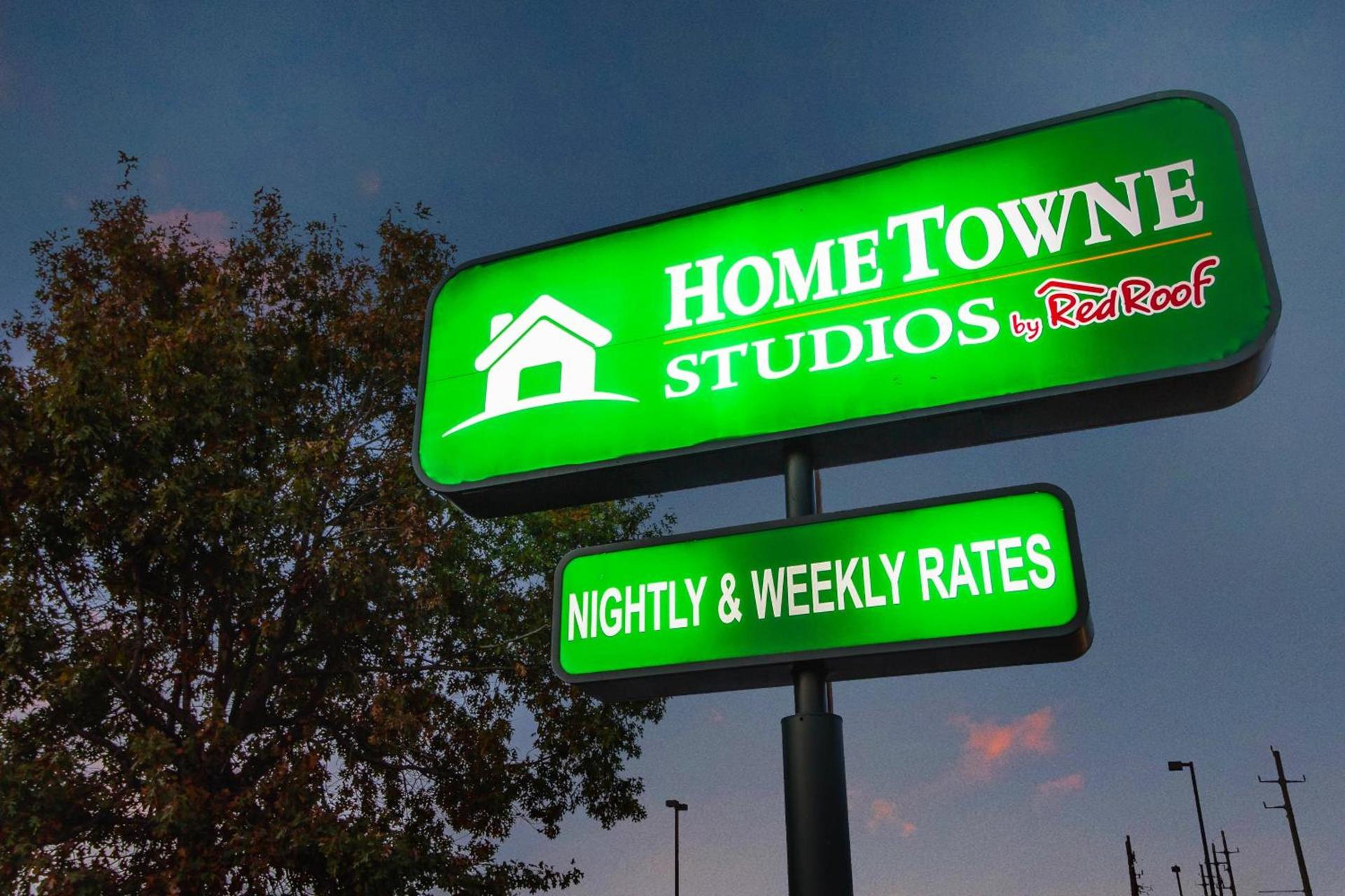 HomeTowne Studios by Red Roof Houston - West Oaks - Energy Corridor photo 8