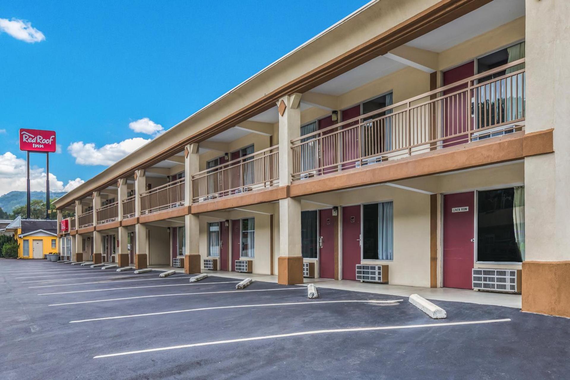Red Roof Inn Caryville photo 3