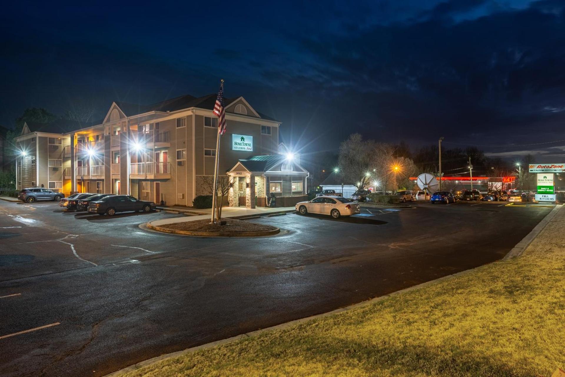 HomeTowne Studios by Red Roof Gainesville, GA photo 19