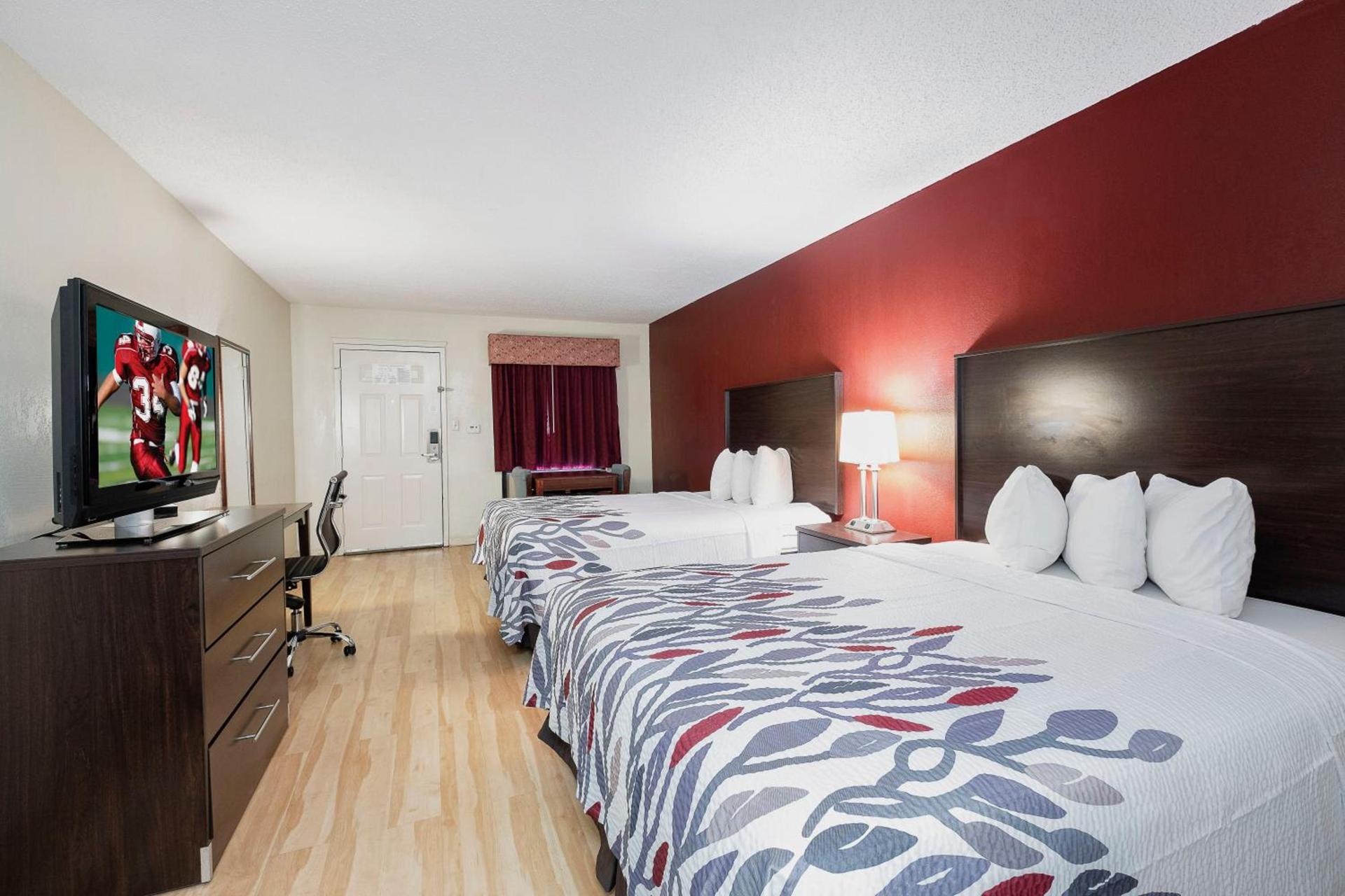 Red Roof Inn & Suites Rome photo 11