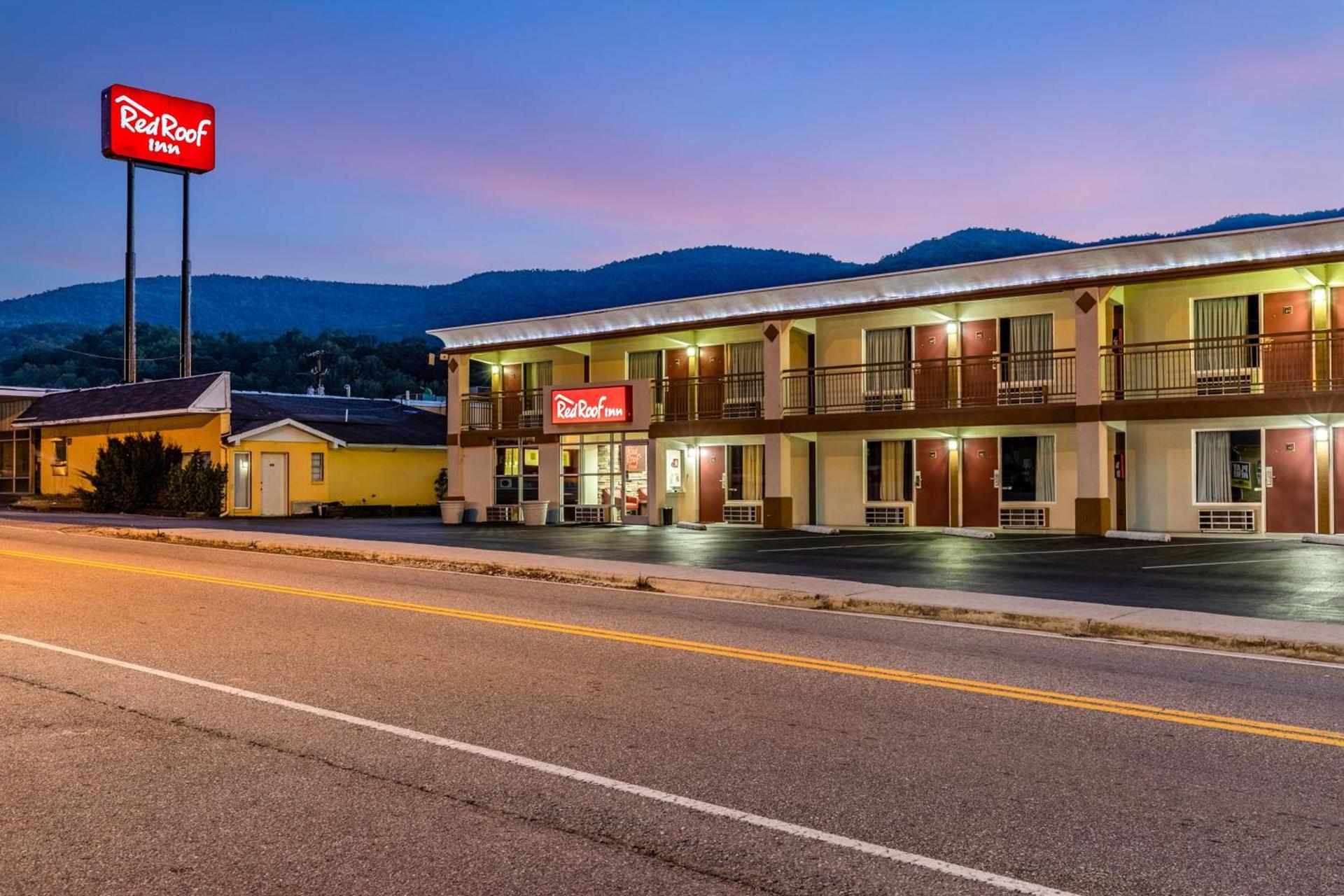 Red Roof Inn Caryville photo 8