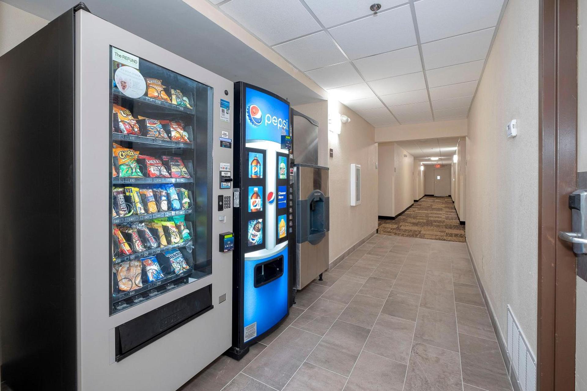 Red Roof Inn PLUS+ Jacksonville – Southpoint photo 7