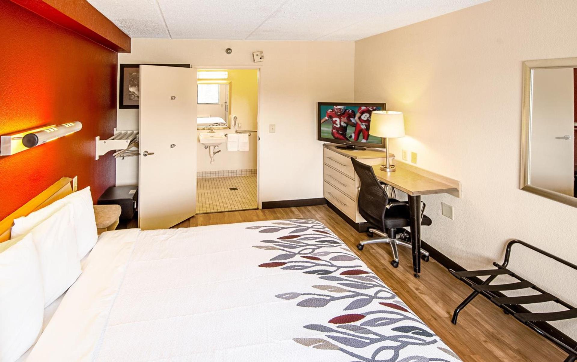 Red Roof Inn Jacksonville Airport photo 18