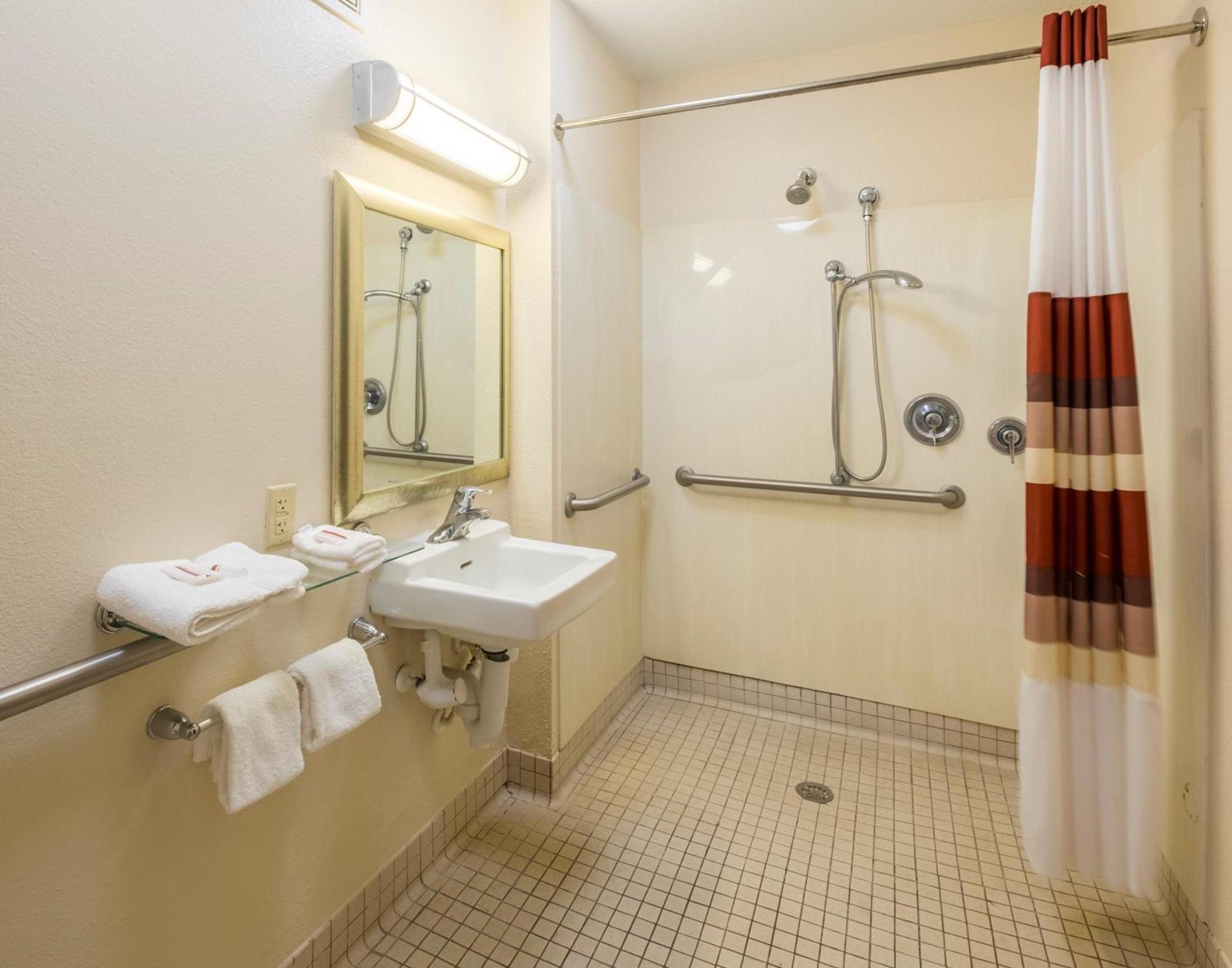 Red Roof Inn Jacksonville Airport photo 24