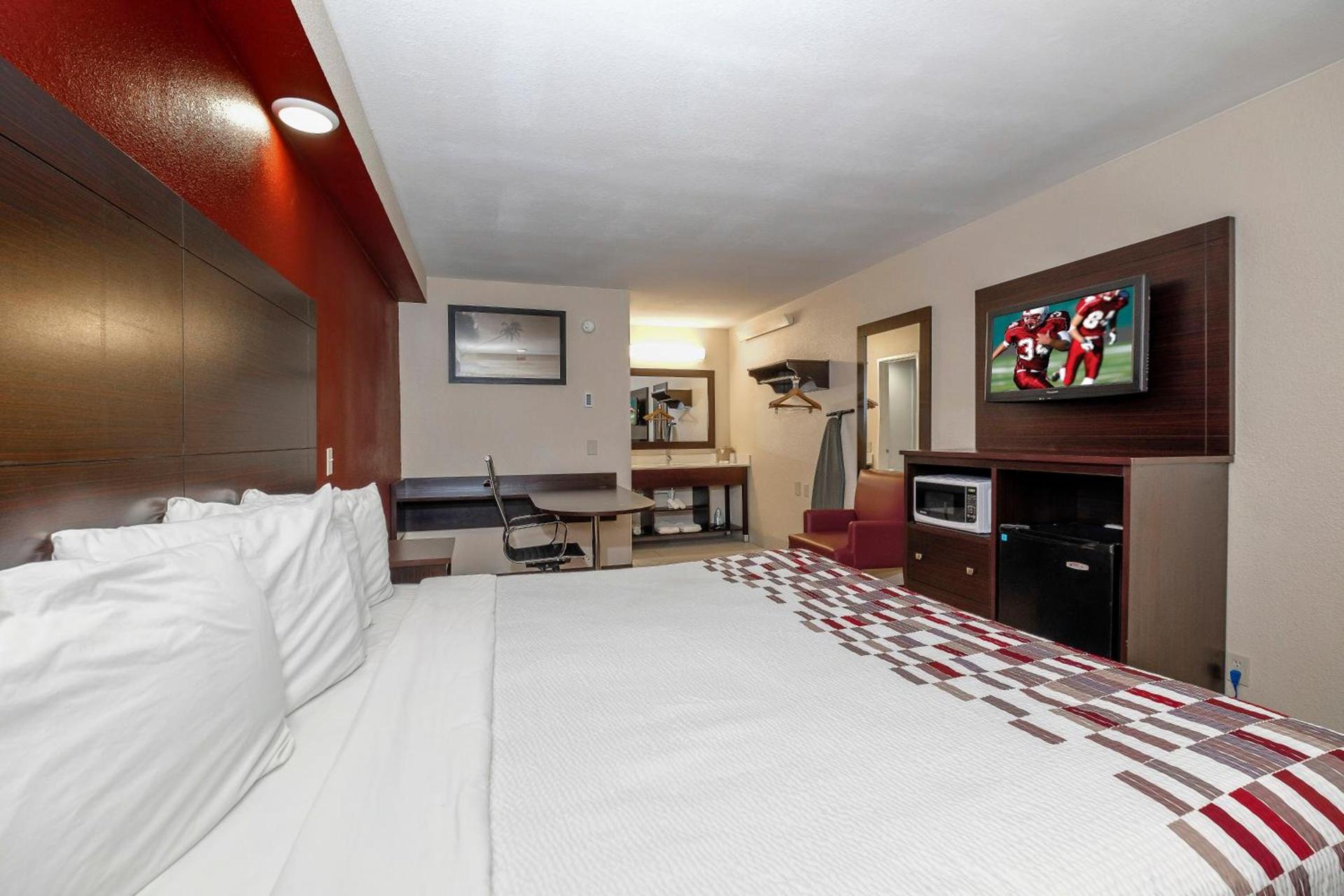 Red Roof Inn Tallahassee - University photo 12