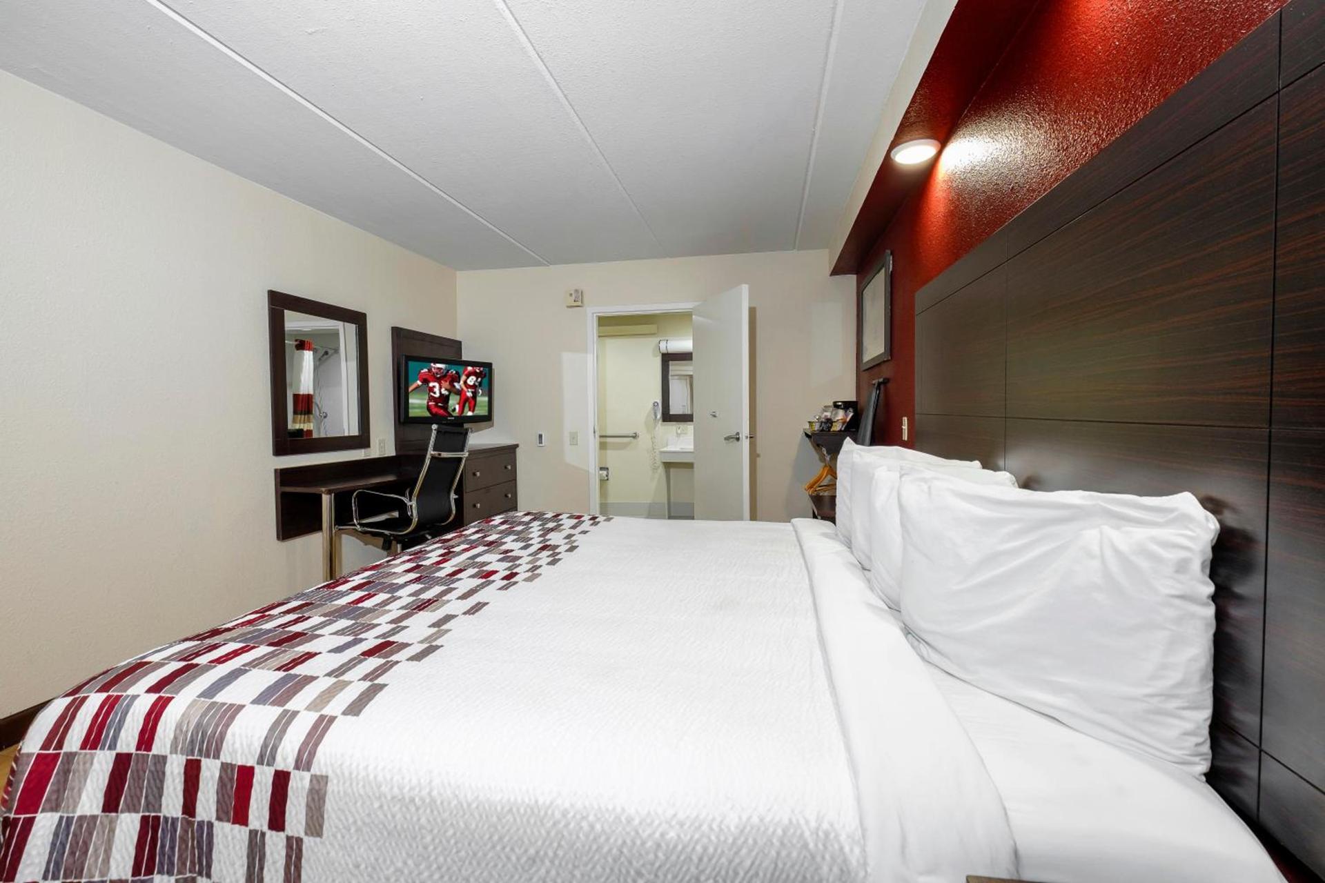 Red Roof Inn Tallahassee - University photo 24
