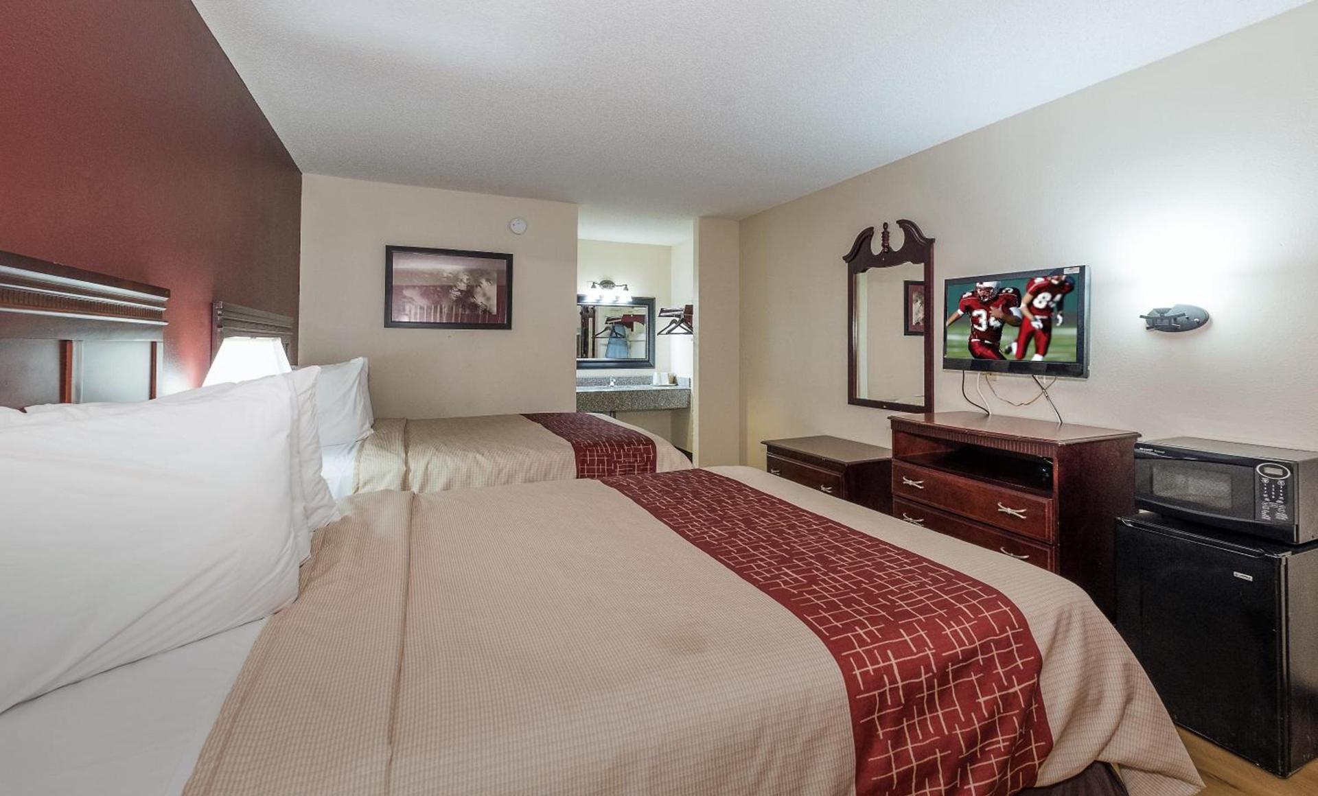 Red Roof Inn Chipley photo 9