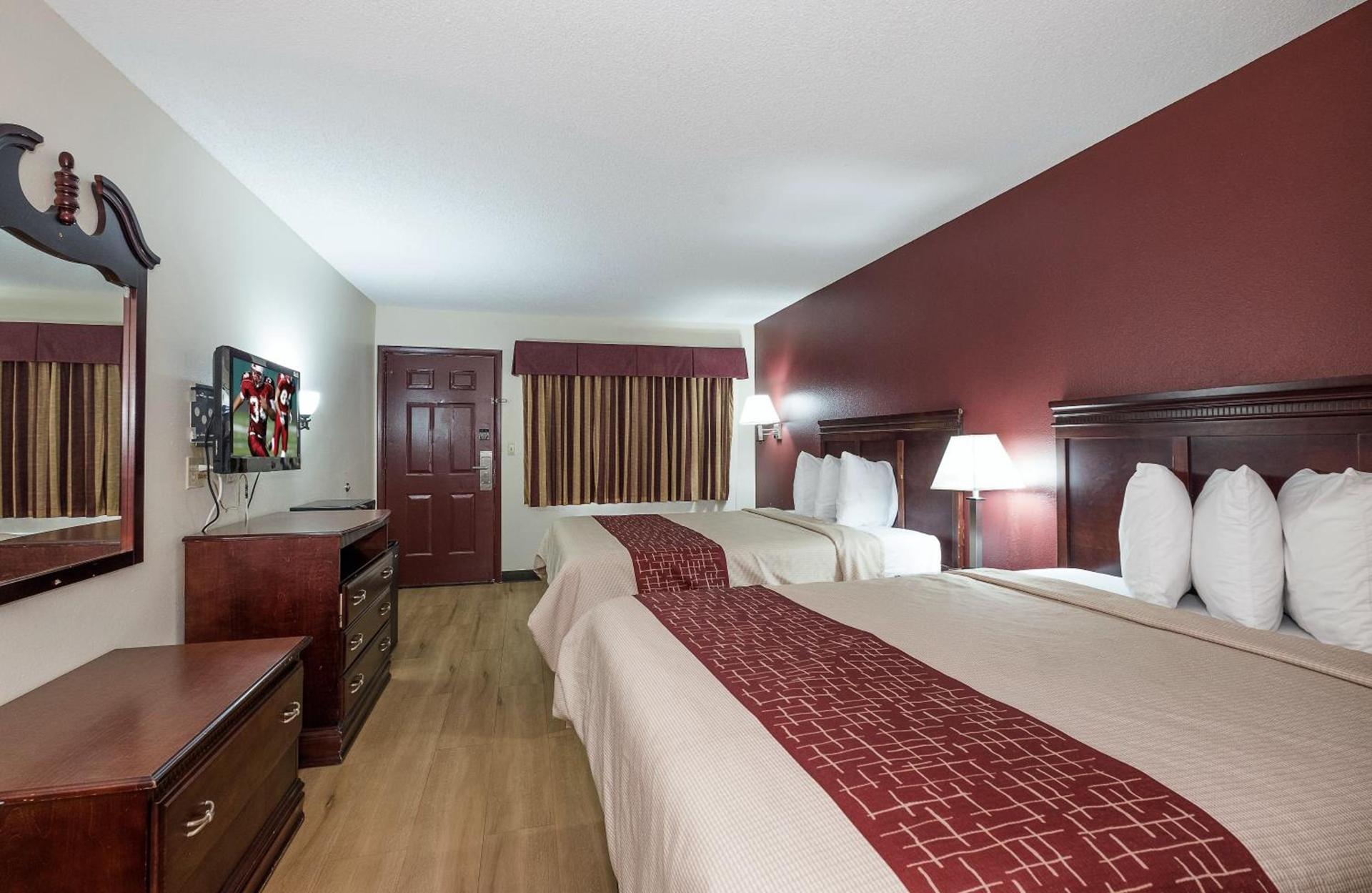 Red Roof Inn Chipley photo 10
