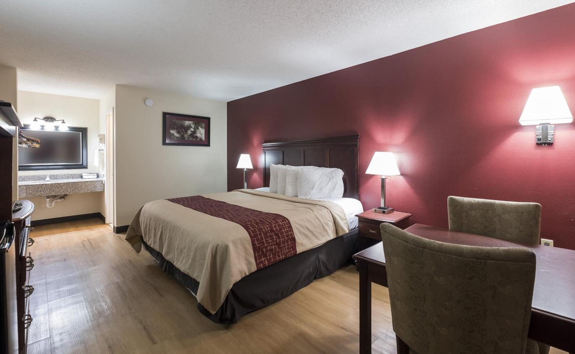 Red Roof Inn Chipley photo 14