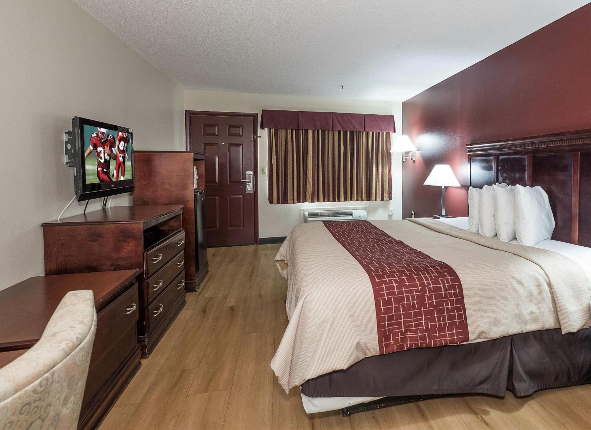 Red Roof Inn Chipley photo 19