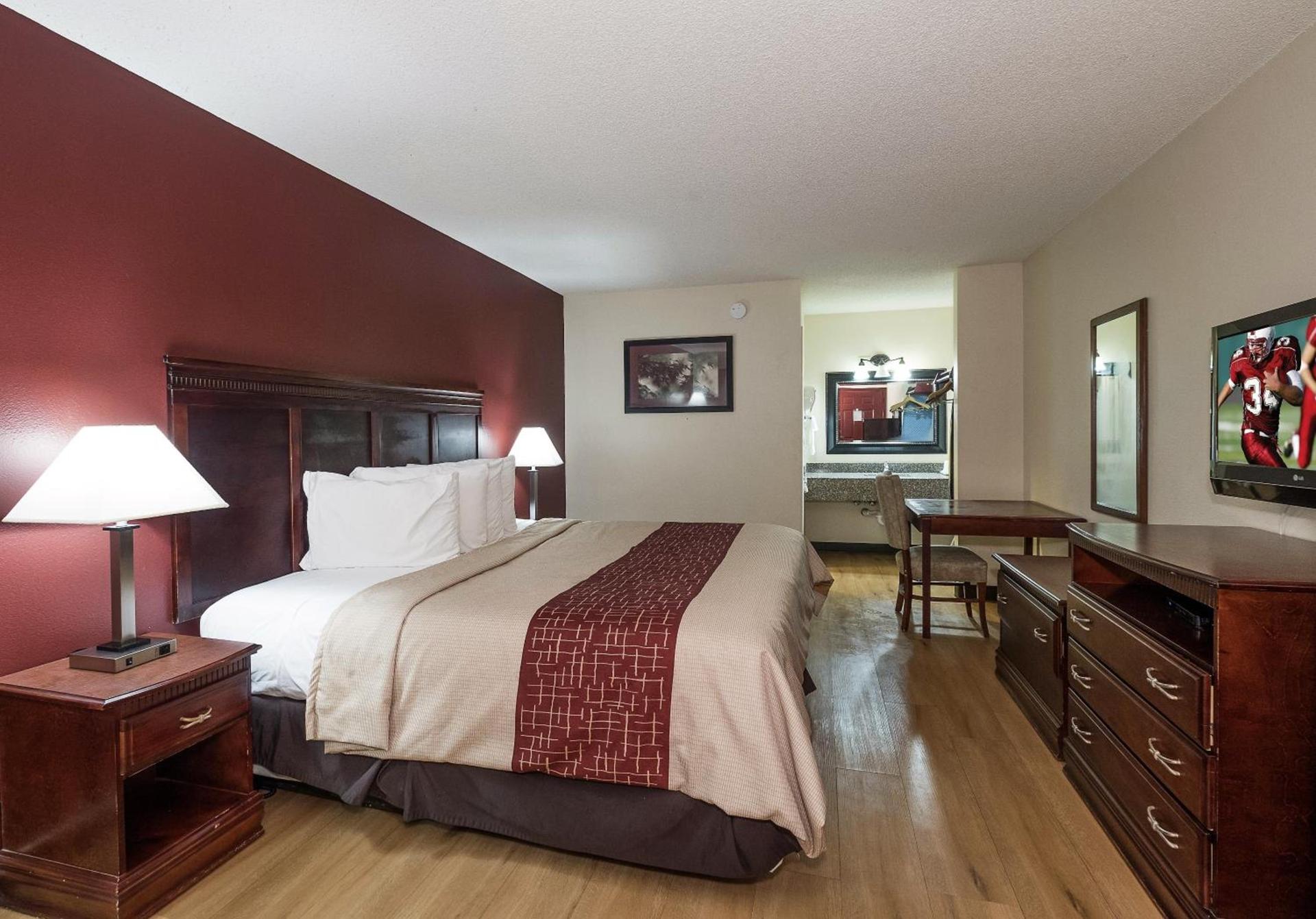 Red Roof Inn Chipley photo 11