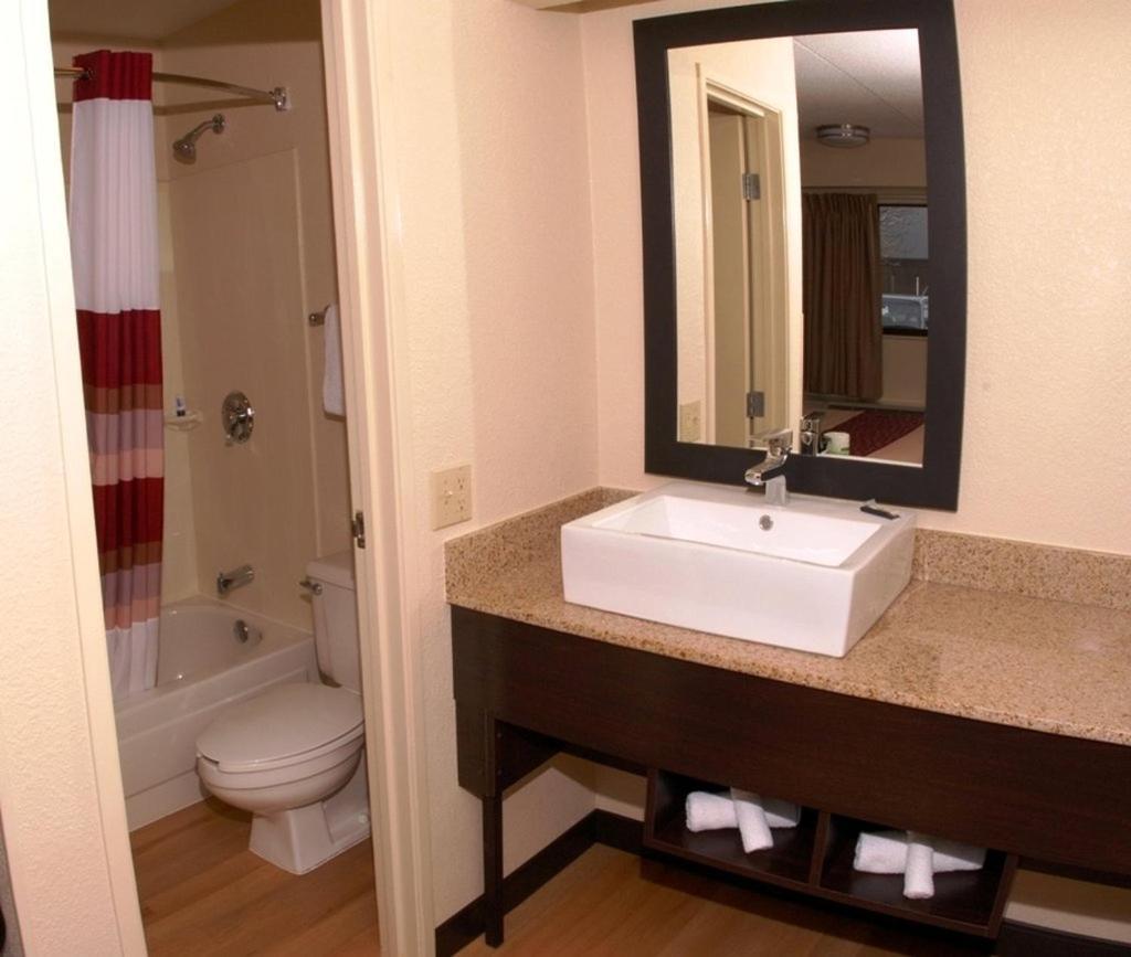 Red Roof Inn PLUS Henderson photo 17