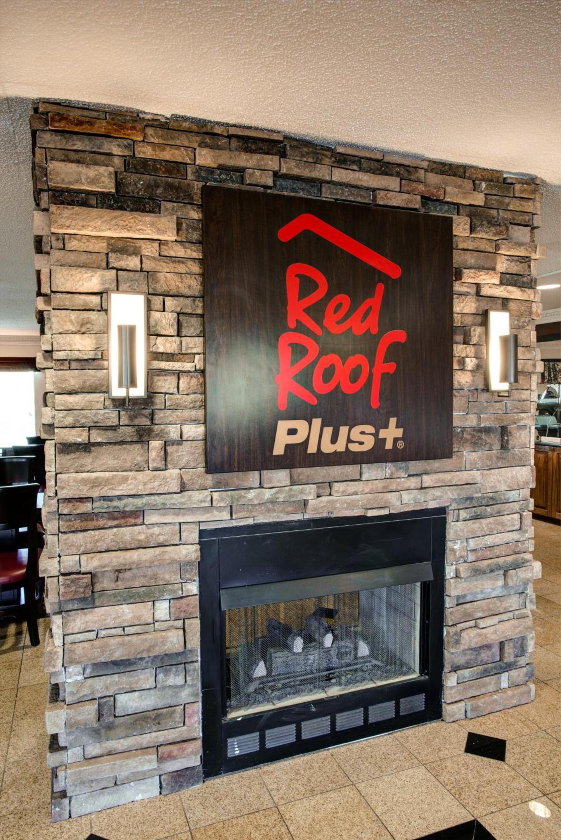 Red Roof Inn PLUS Henderson photo 3