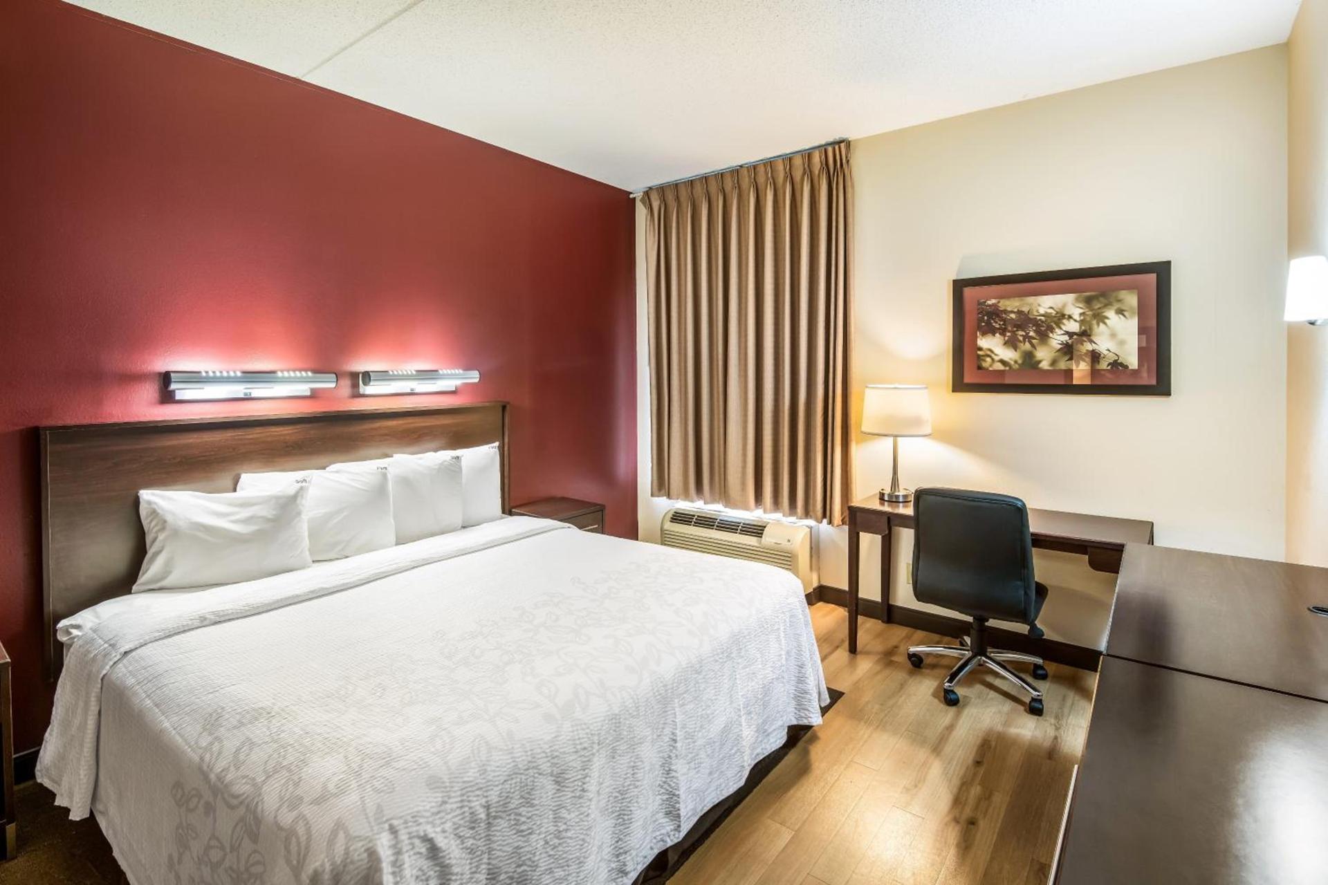Red Roof Inn PLUS Henderson photo 7