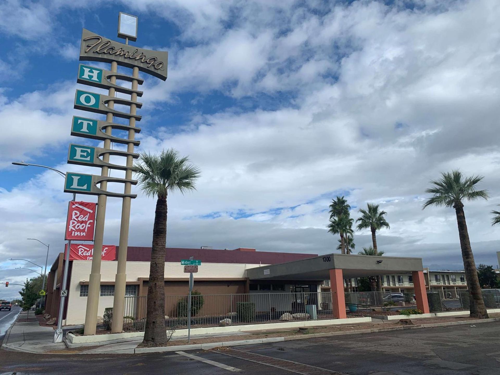 Red Roof Inn Tucson Downtown - University photo 1