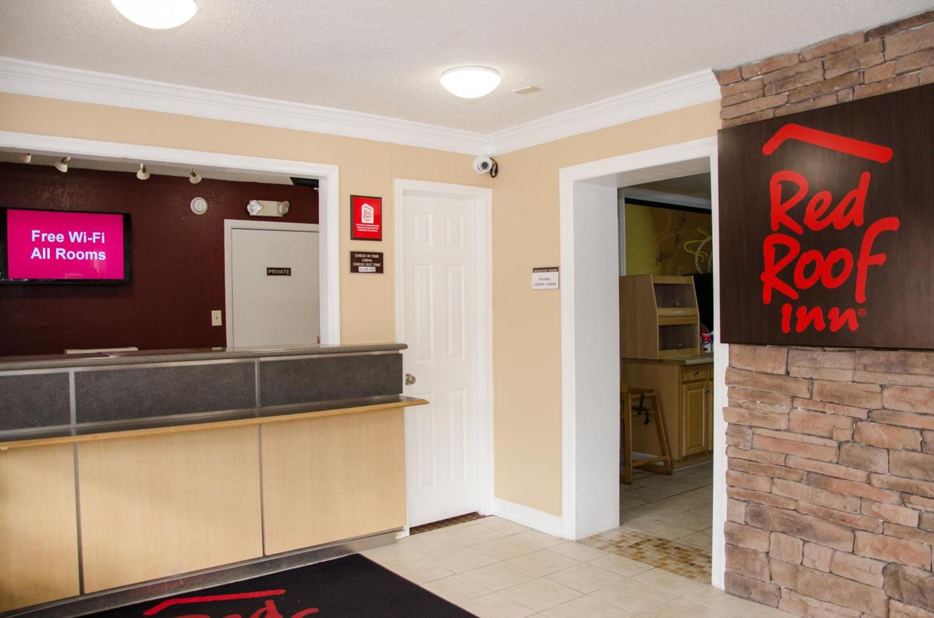 Red Roof Inn Williamsburg photo 16