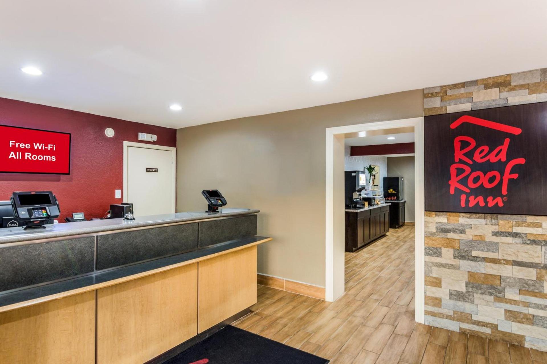 Red Roof Inn Williamsburg photo 17