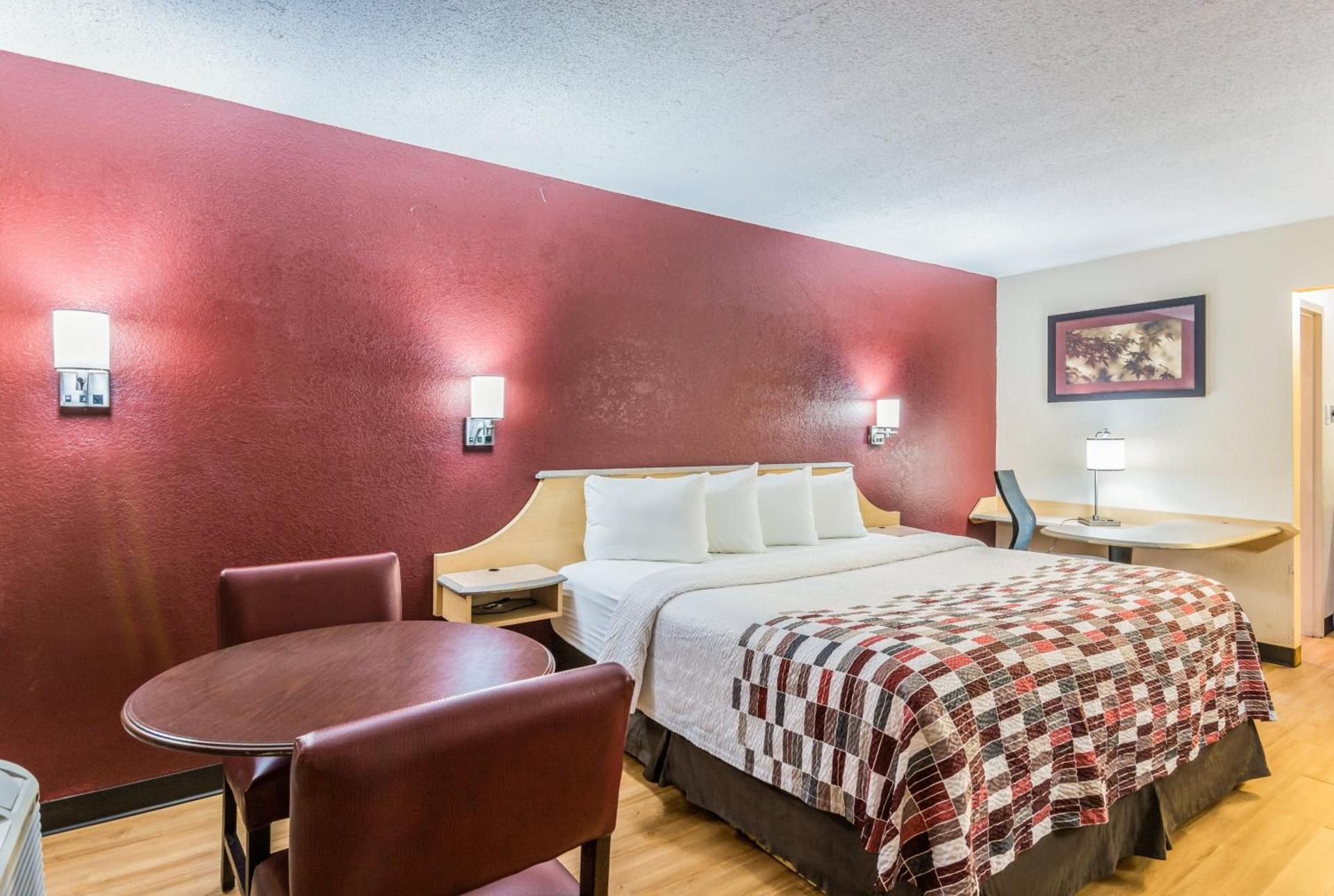 Red Roof Inn Williamsburg photo 29