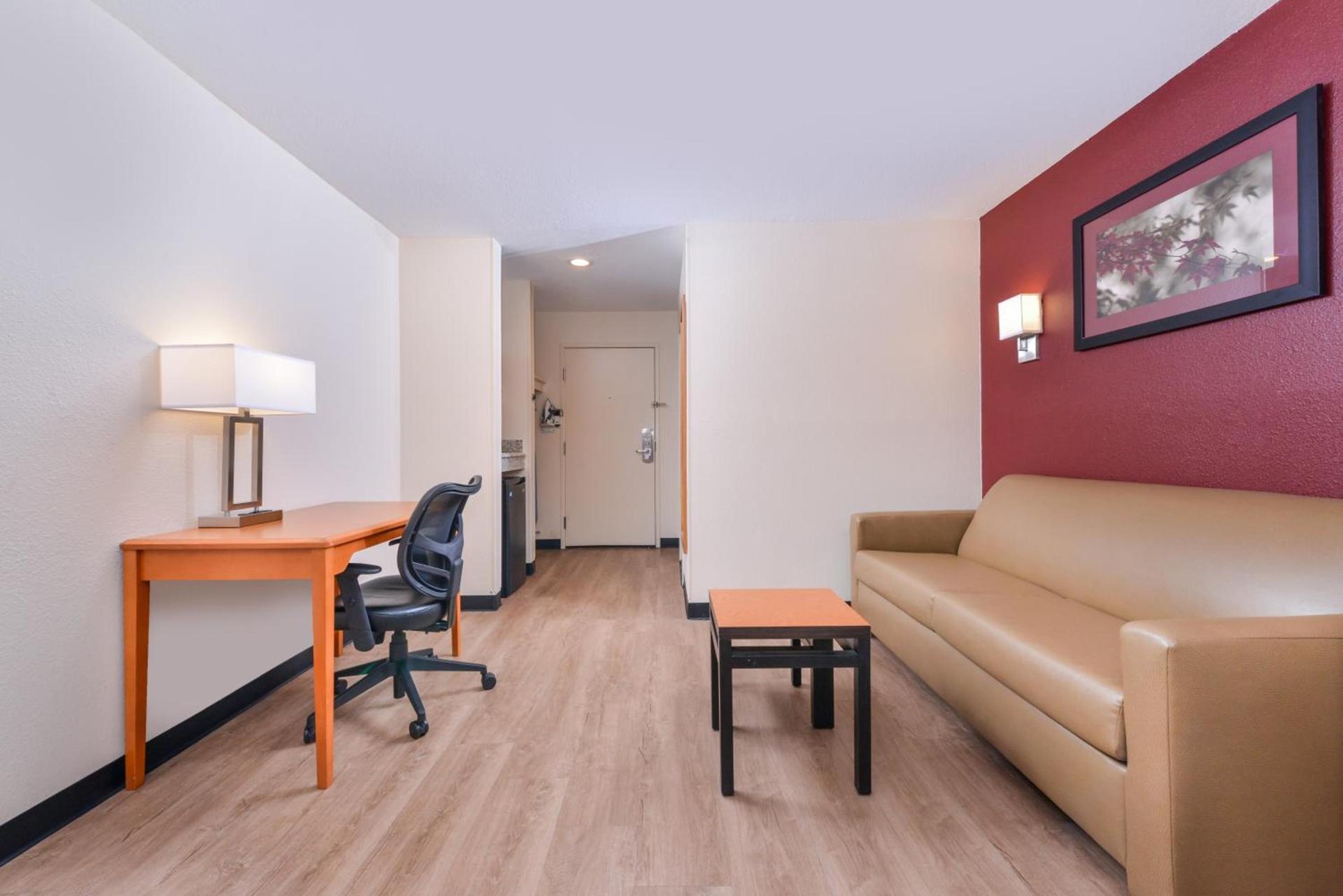 Red Roof Inn & Suites Danville, IL photo 25