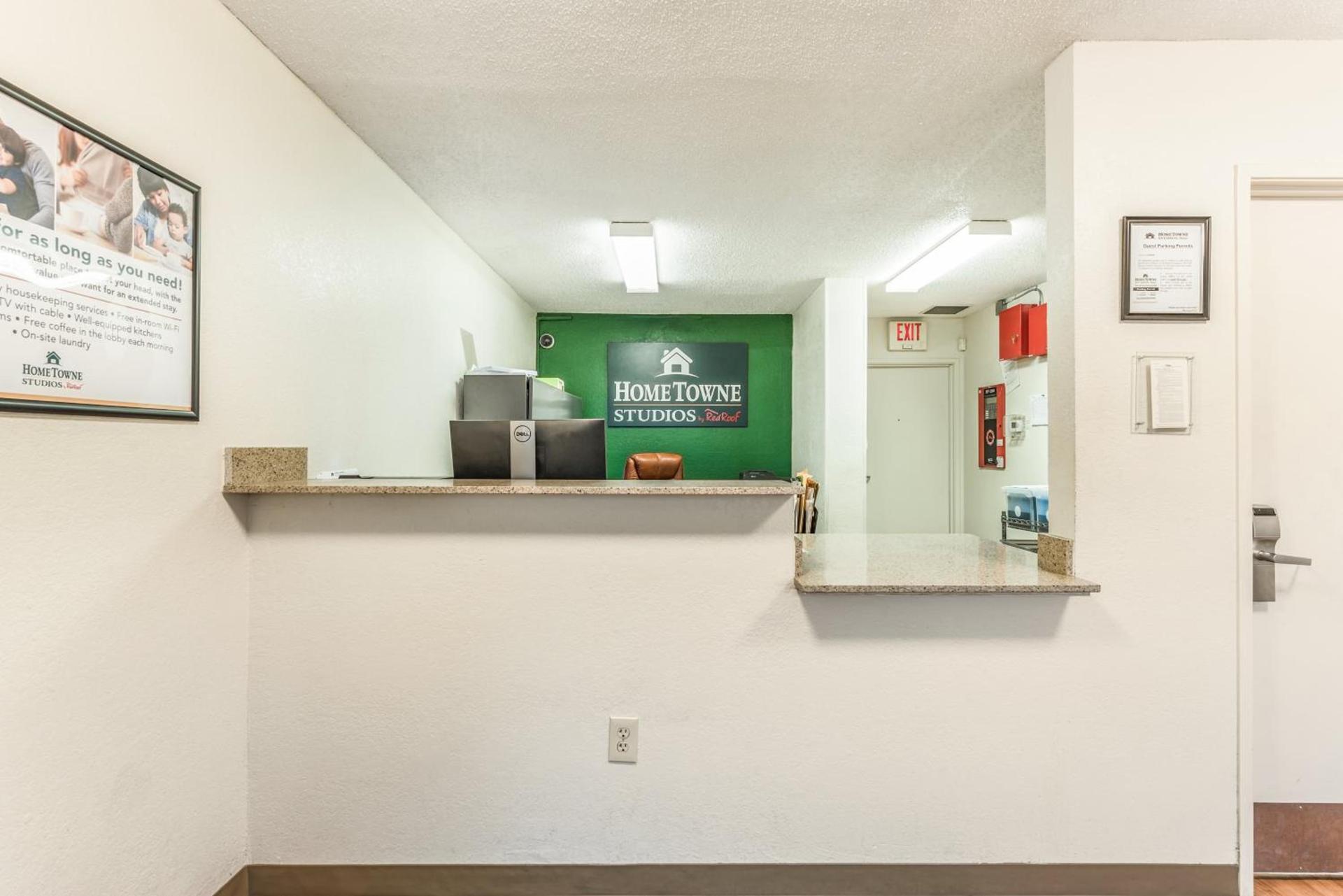 HomeTowne by Red Roof Studios Cincinnati - Sharonville photo 13
