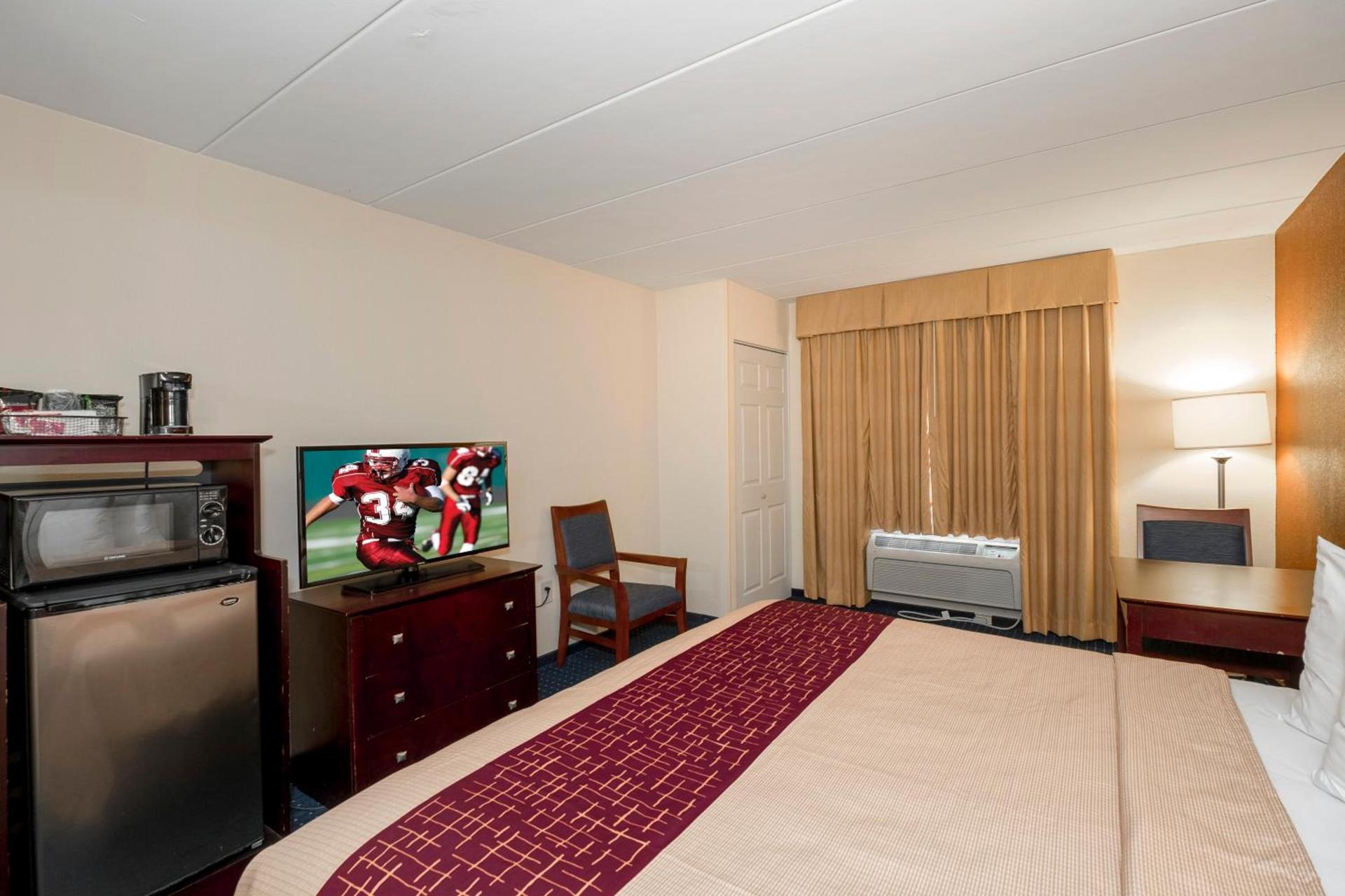 Red Roof Inn Annapolis photo 18