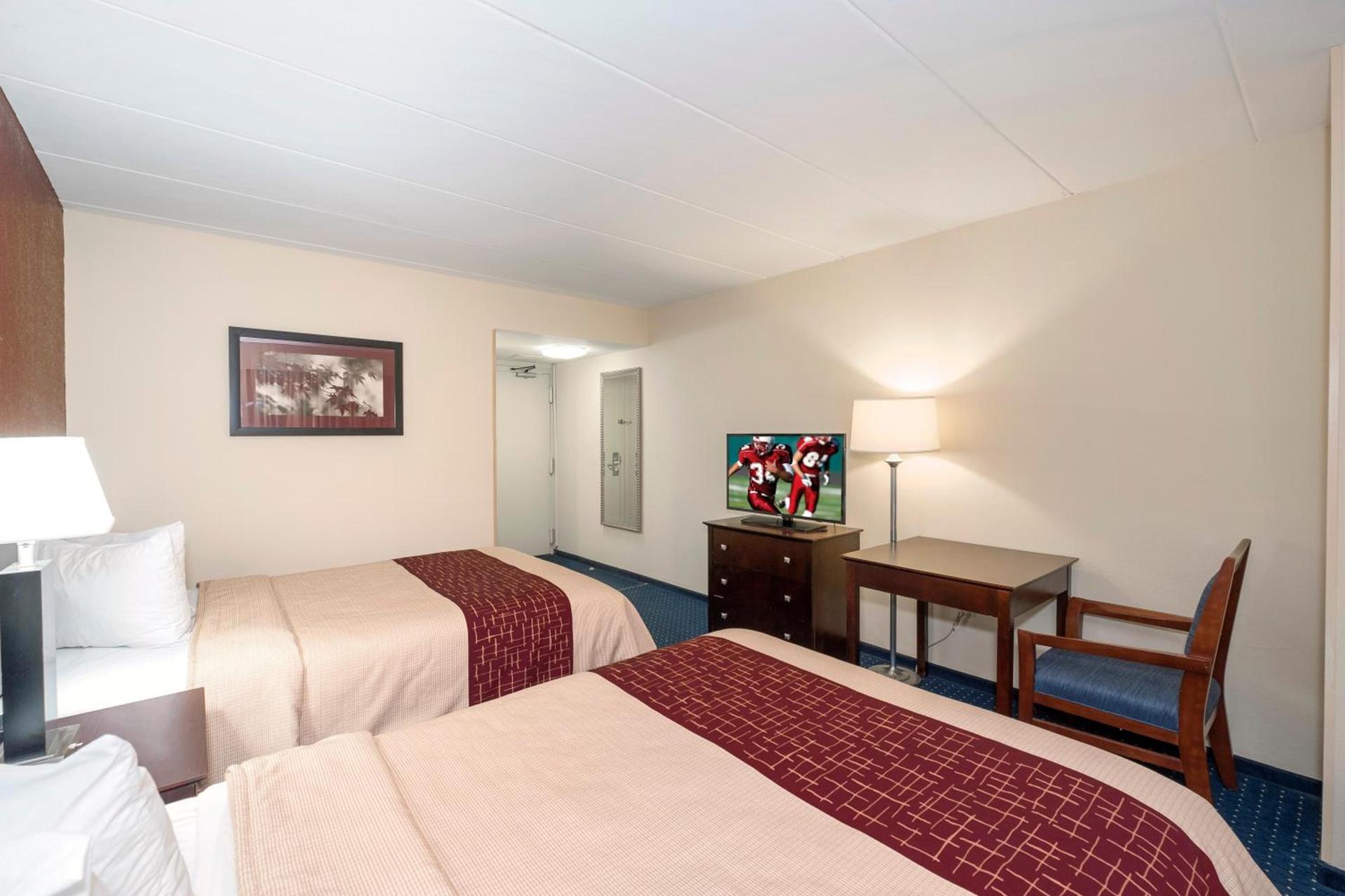Red Roof Inn Annapolis photo 10