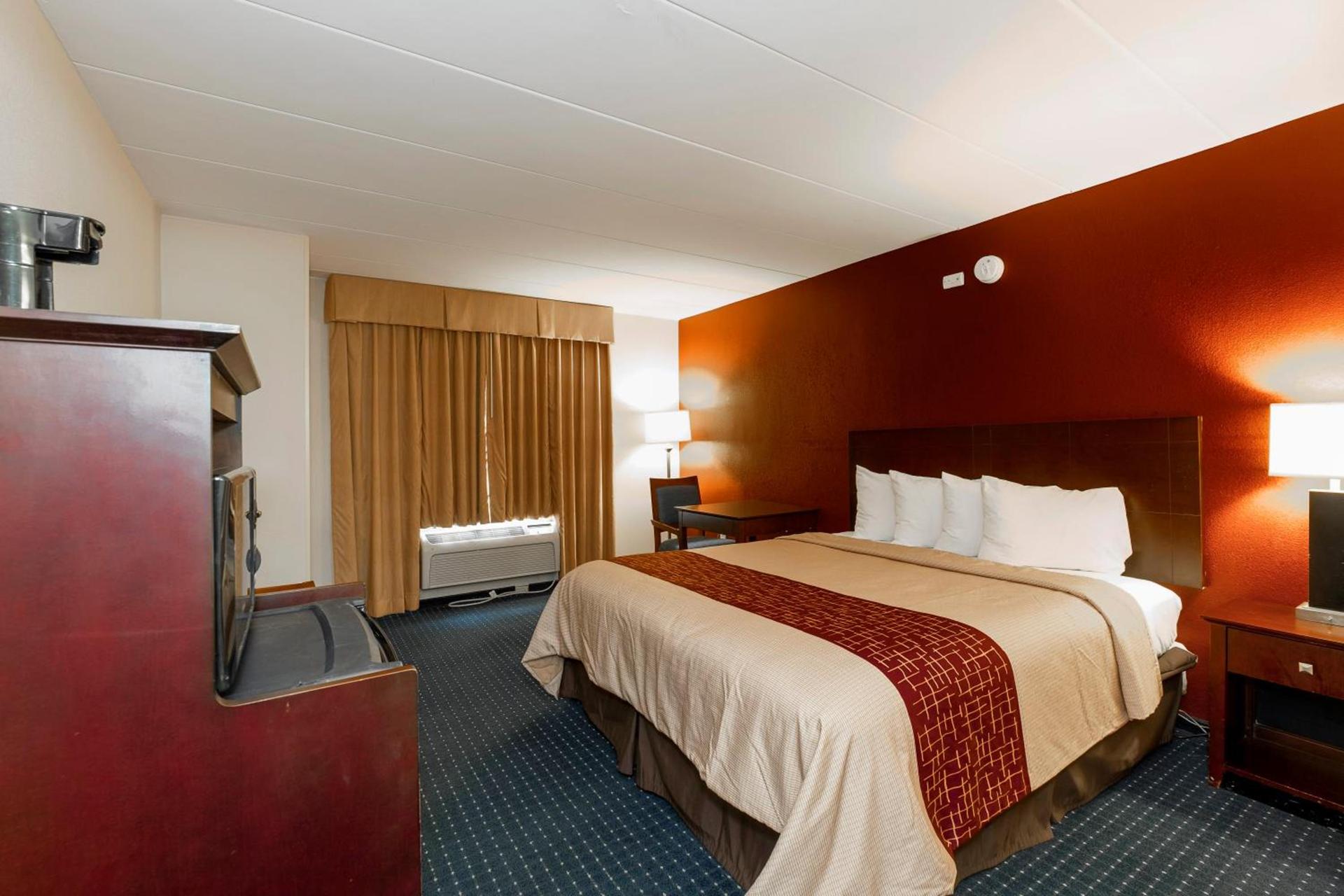 Red Roof Inn Annapolis photo 11