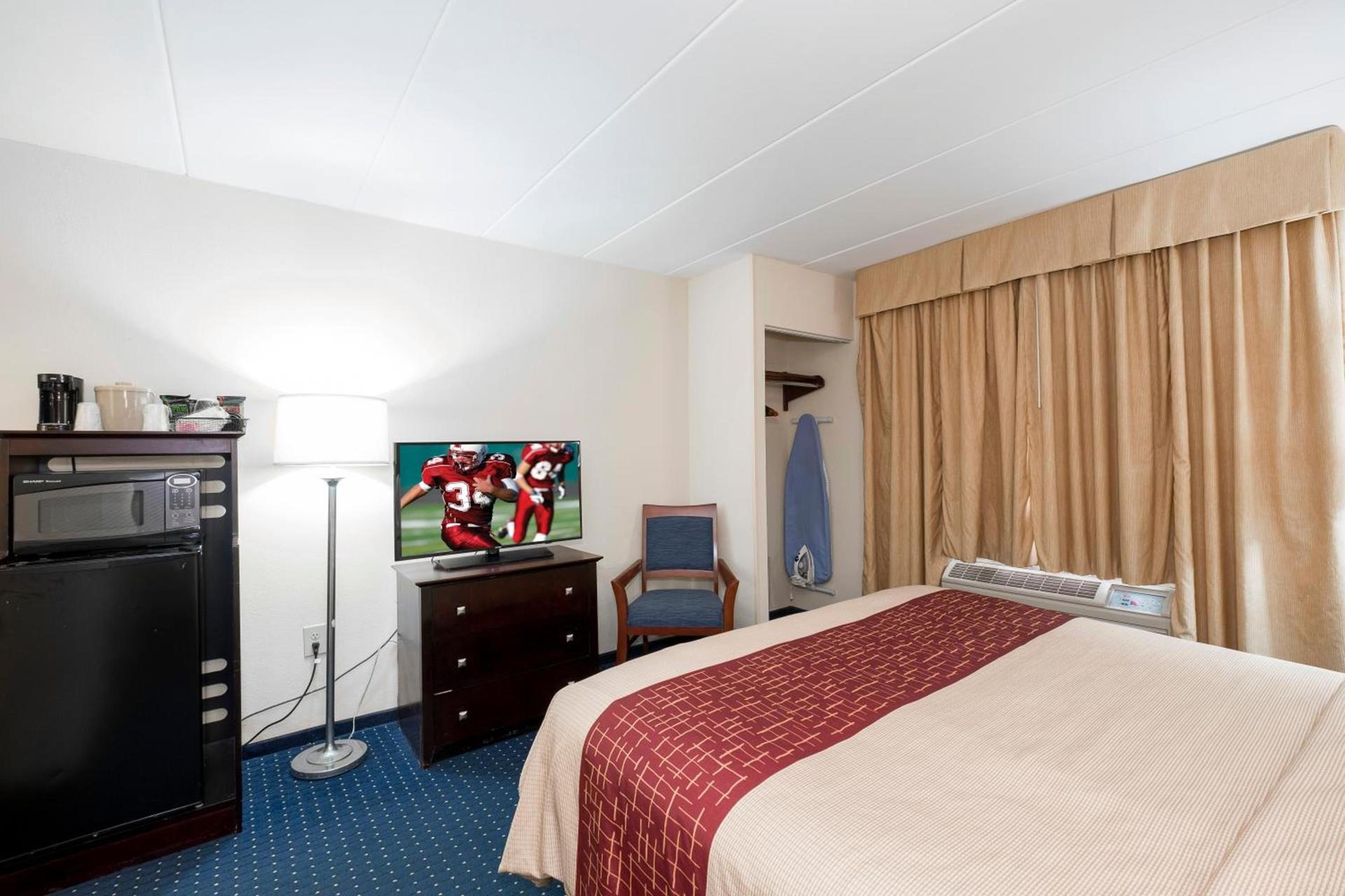 Red Roof Inn Annapolis photo 19
