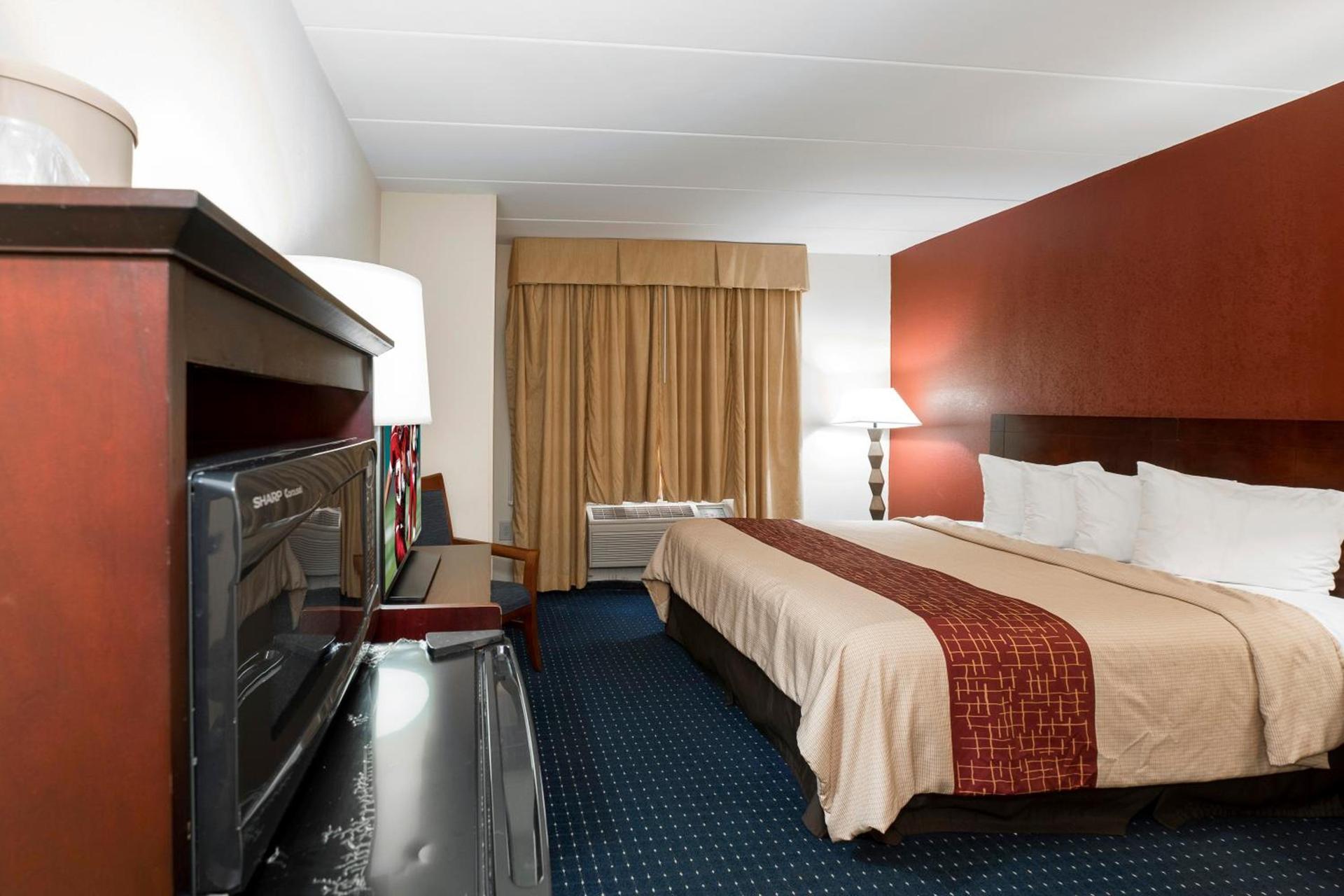 Red Roof Inn Annapolis photo 17