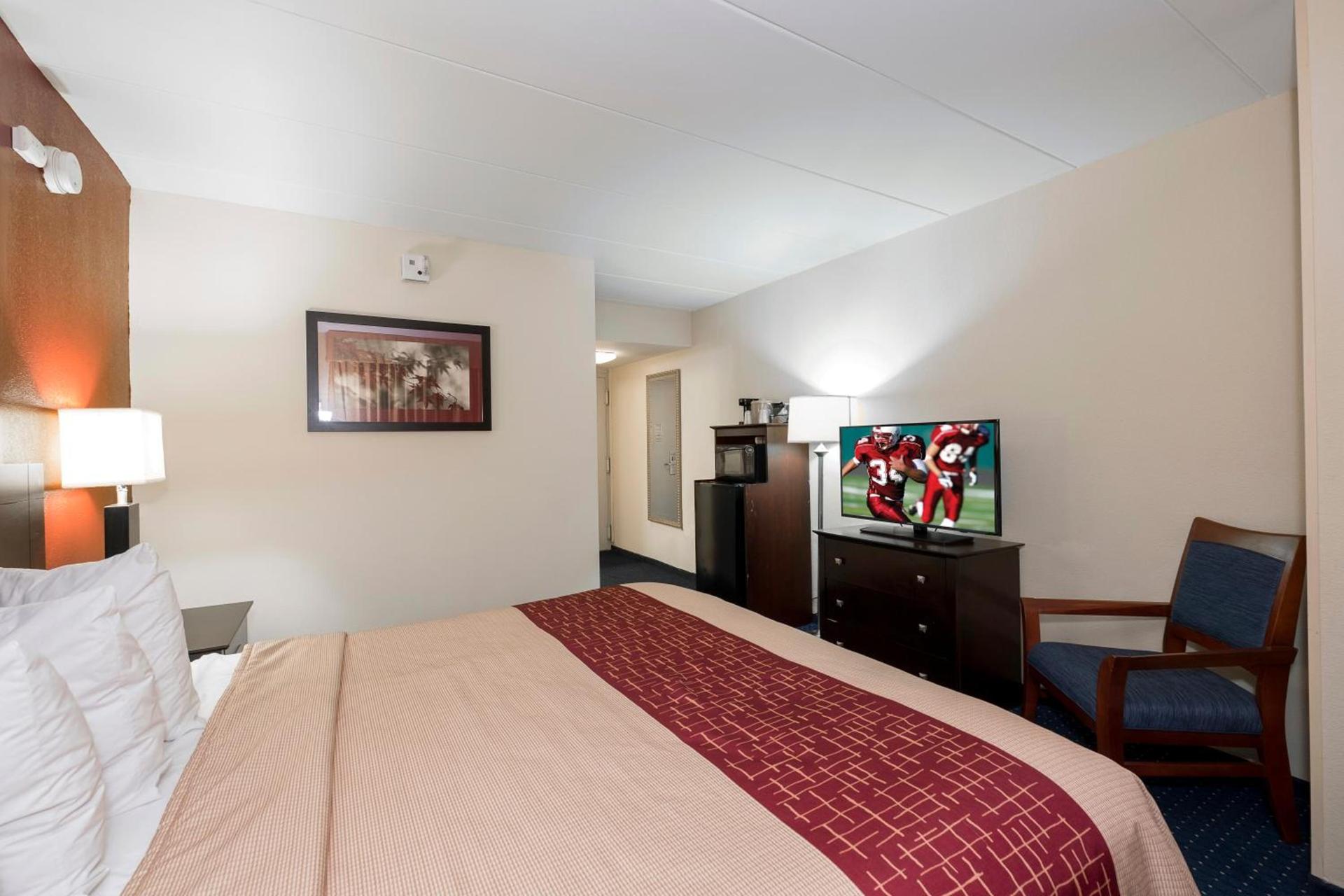 Red Roof Inn Annapolis photo 23