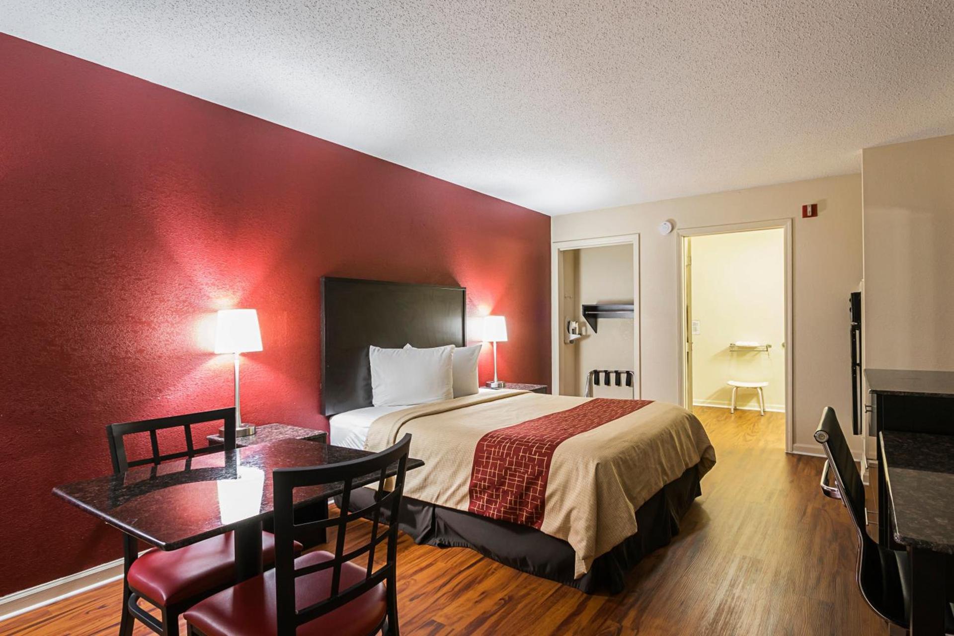 Red Roof Inn & Suites Scottsboro photo 39