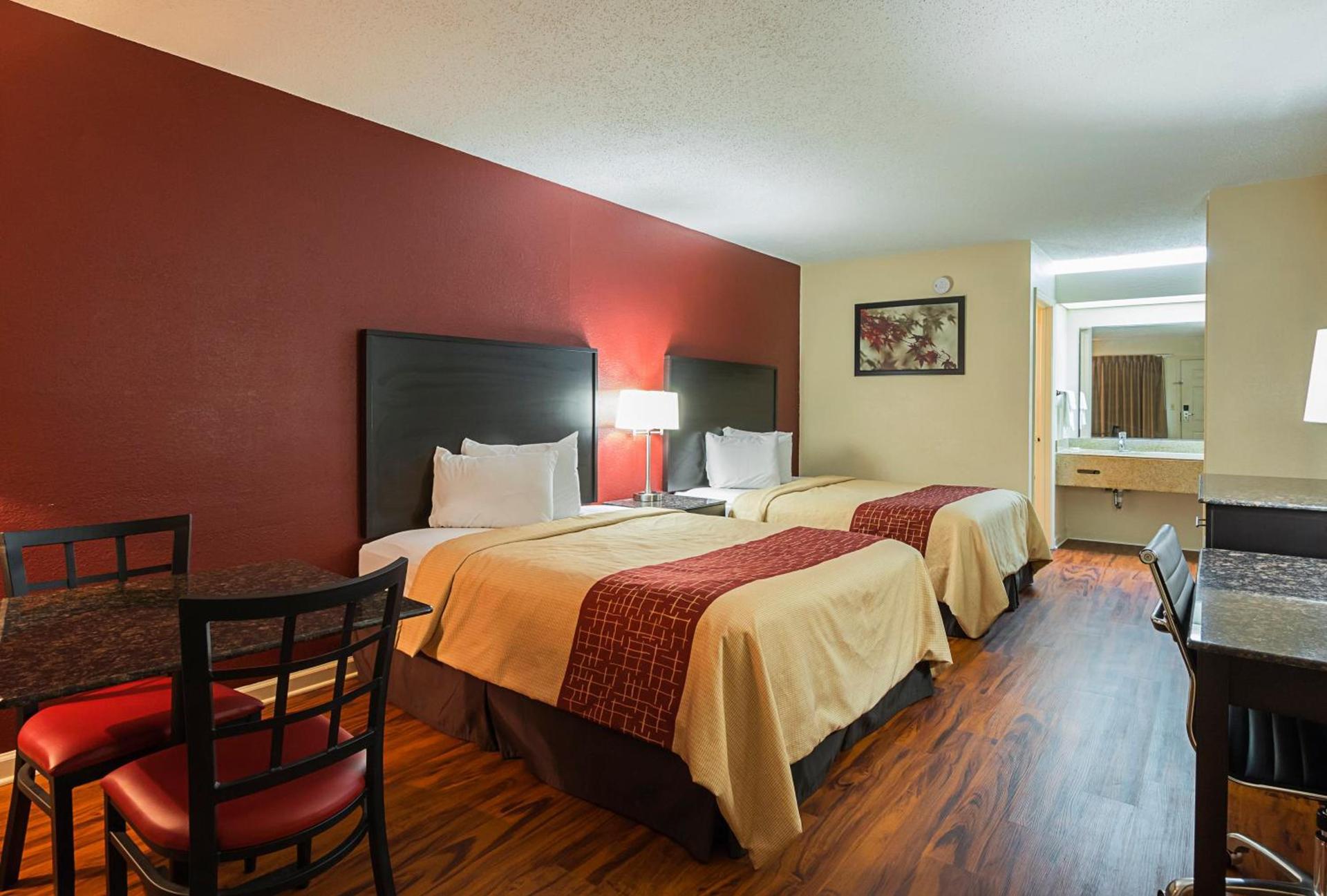 Red Roof Inn & Suites Scottsboro photo 18