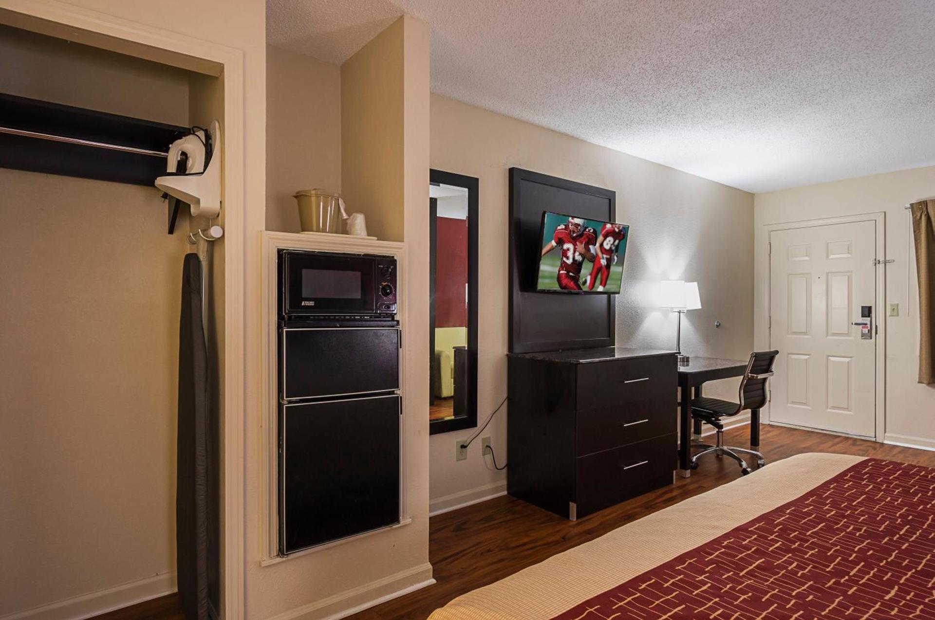 Red Roof Inn & Suites Scottsboro photo 25