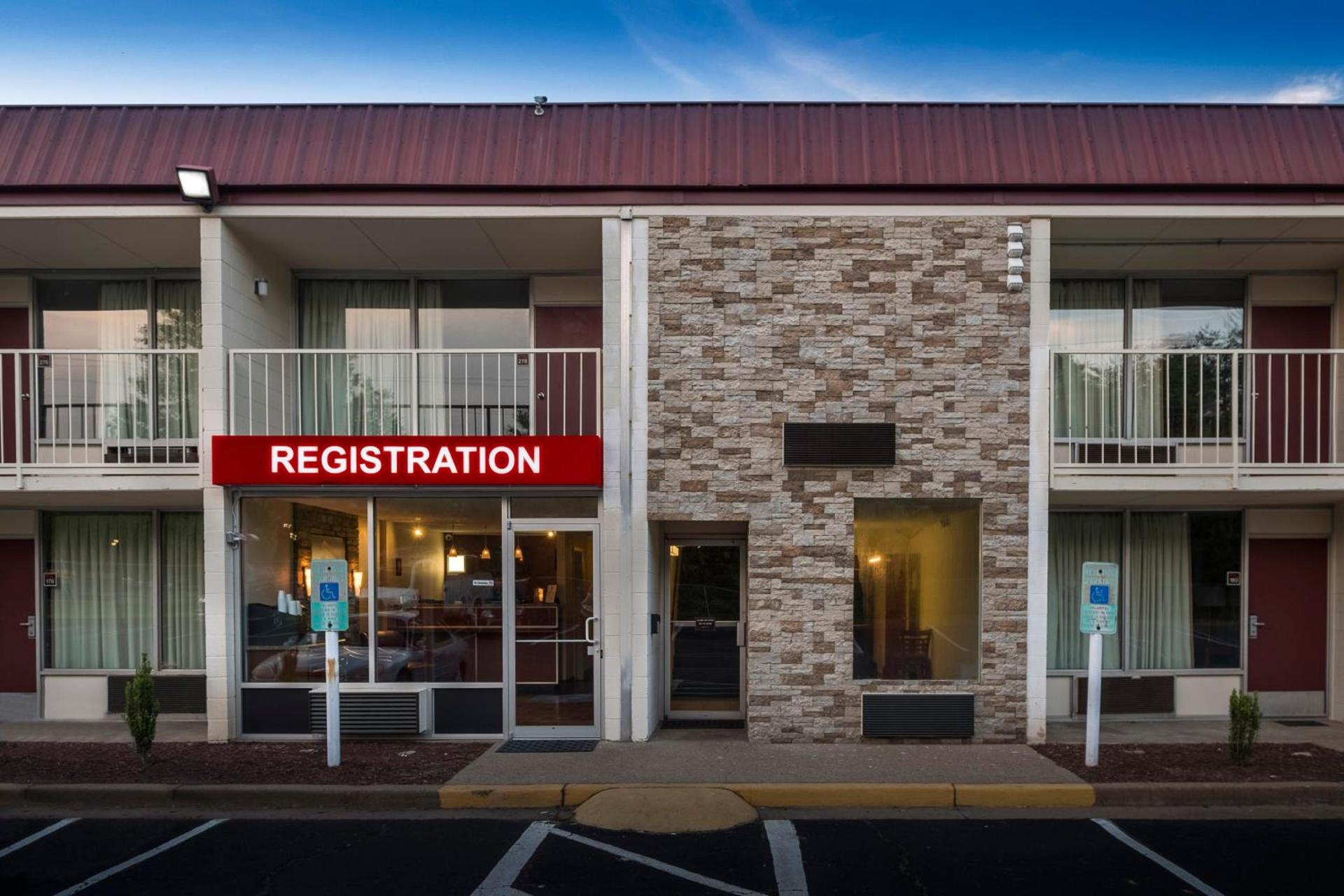 Red Roof Inn Dumfries-Quantico photo 2