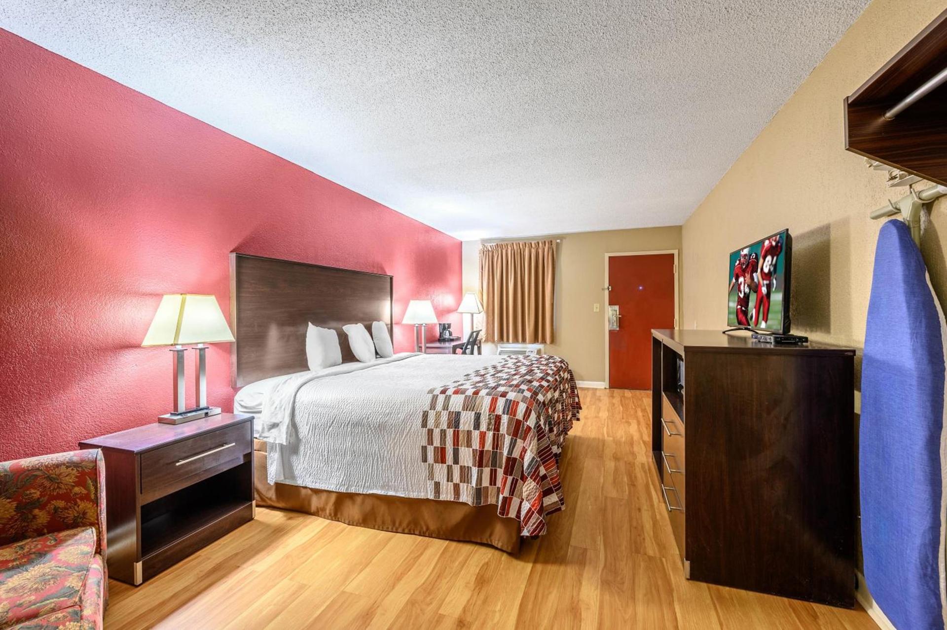 Red Roof Inn Sylacauga photo 15