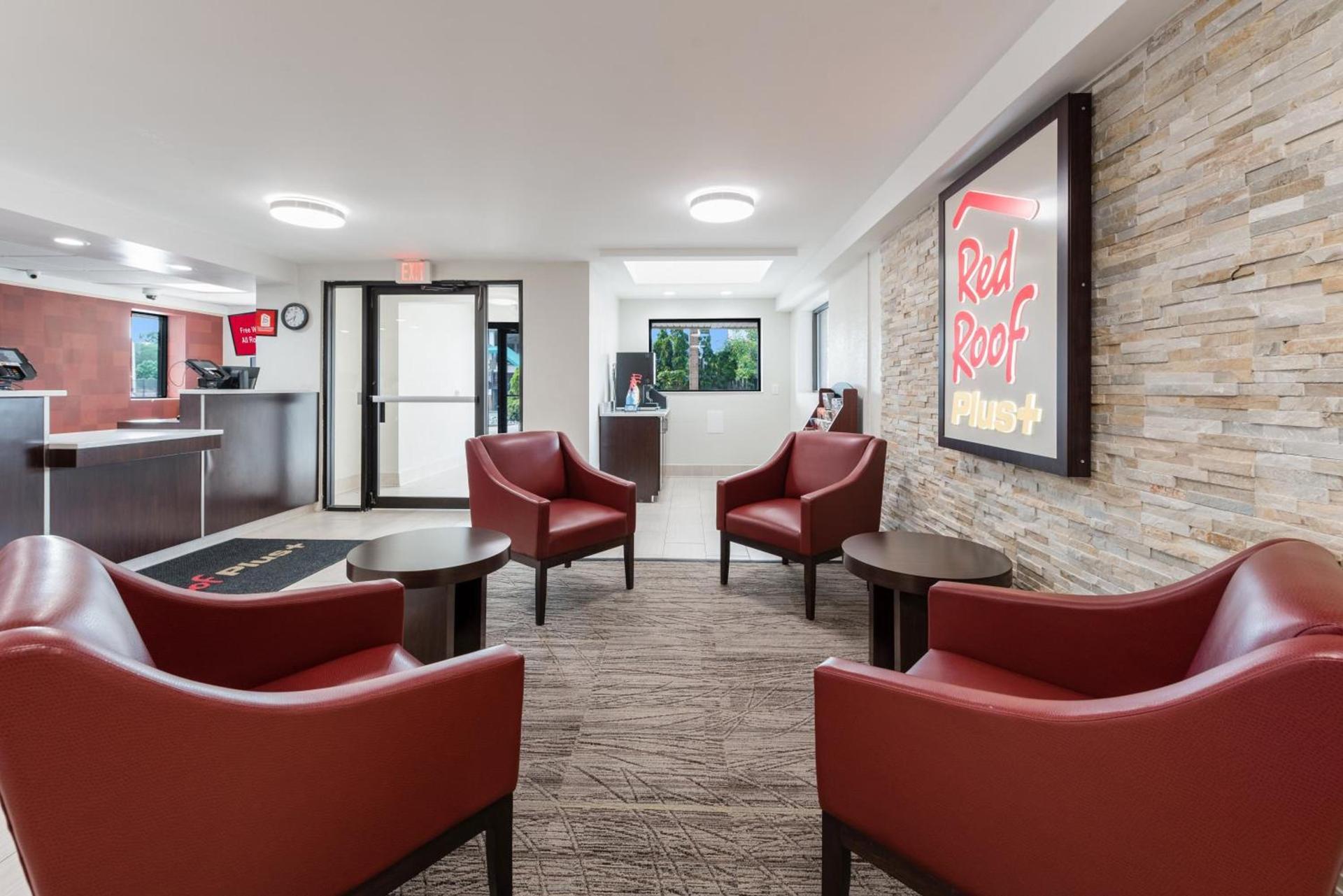 Red Roof Inn PLUS+ Columbus - Worthington photo 6