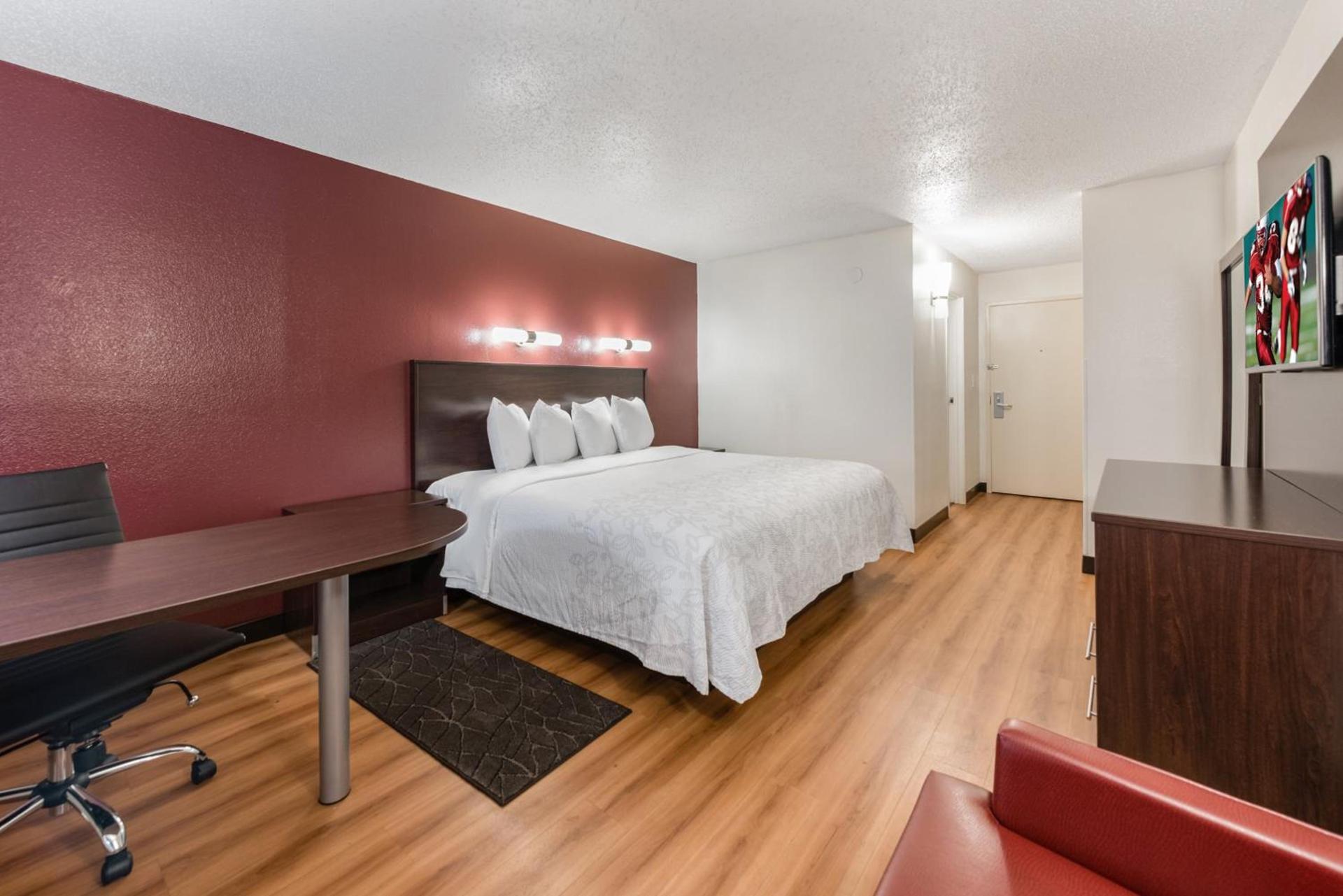 Red Roof Inn PLUS+ Columbus - Worthington photo 25