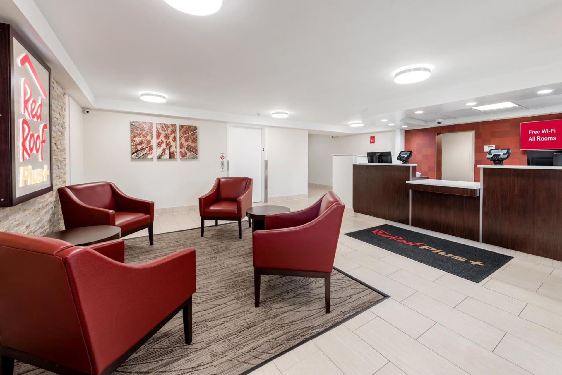 Red Roof Inn PLUS+ Columbus - Worthington photo 8
