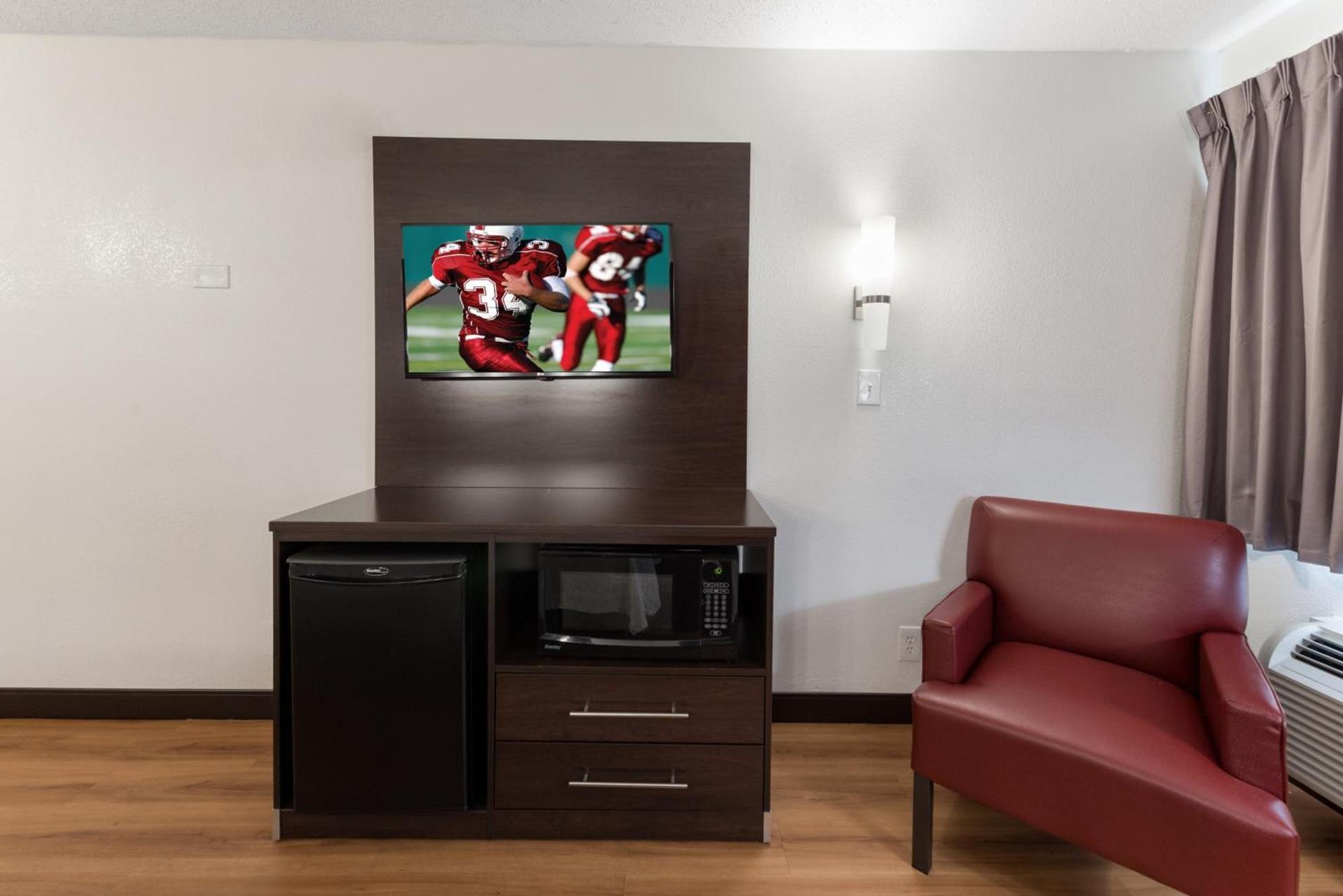 Red Roof Inn PLUS+ Columbus - Worthington photo 30