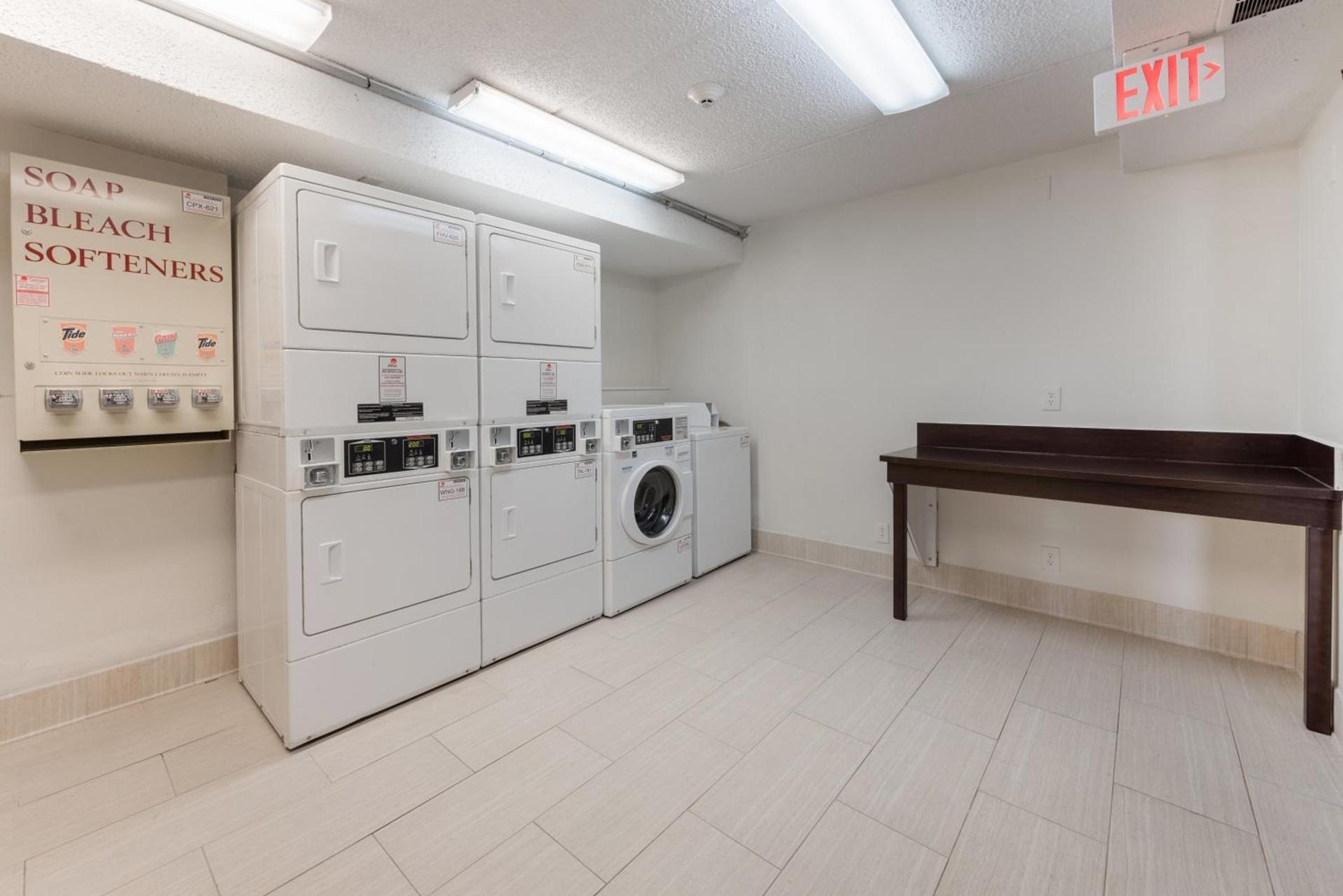 Red Roof Inn PLUS+ Columbus - Worthington photo 11